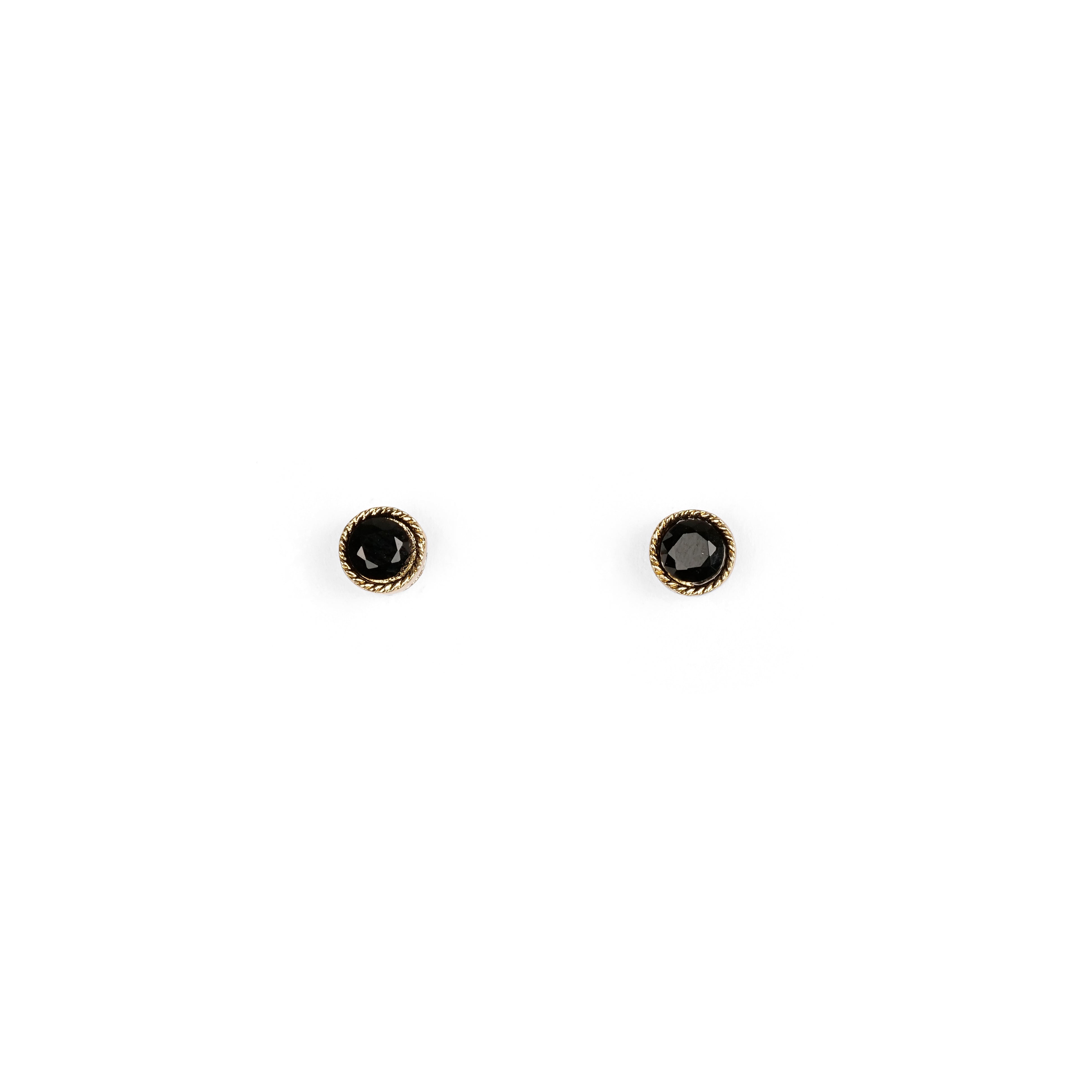 Lia 4mm Ear Studs in Black