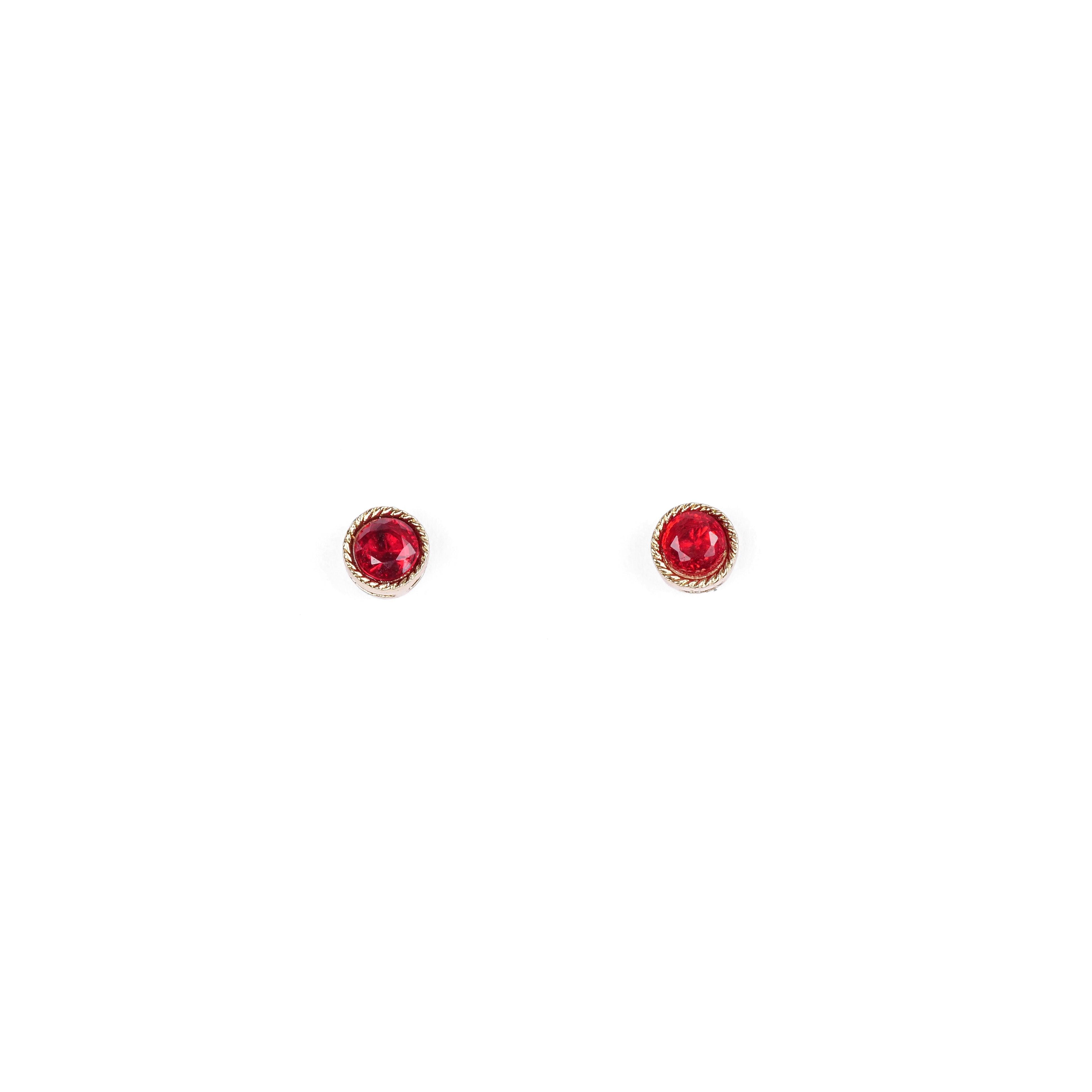 Lia 4mm Ear Studs in Maroon