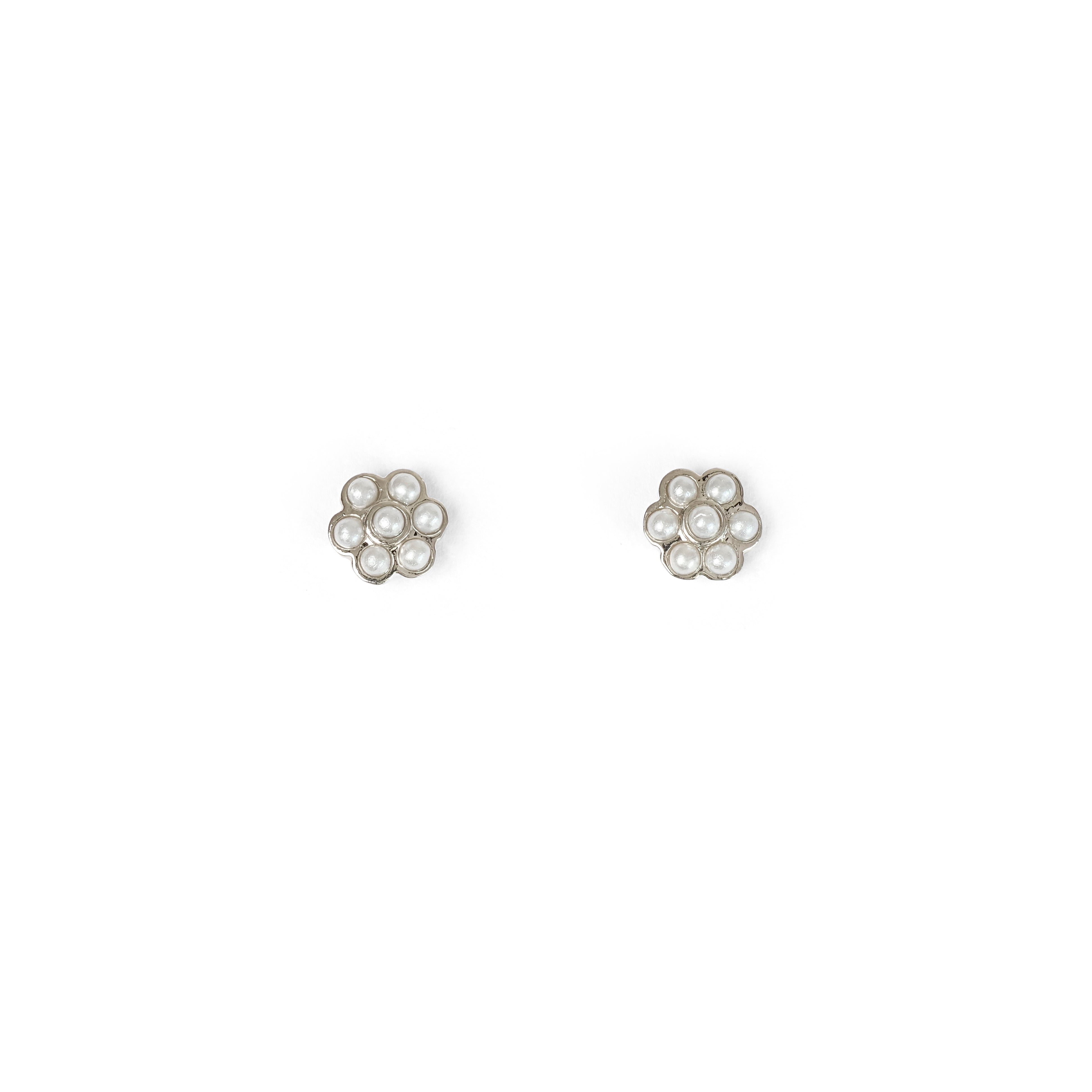 Maisie Earstuds in Pearl