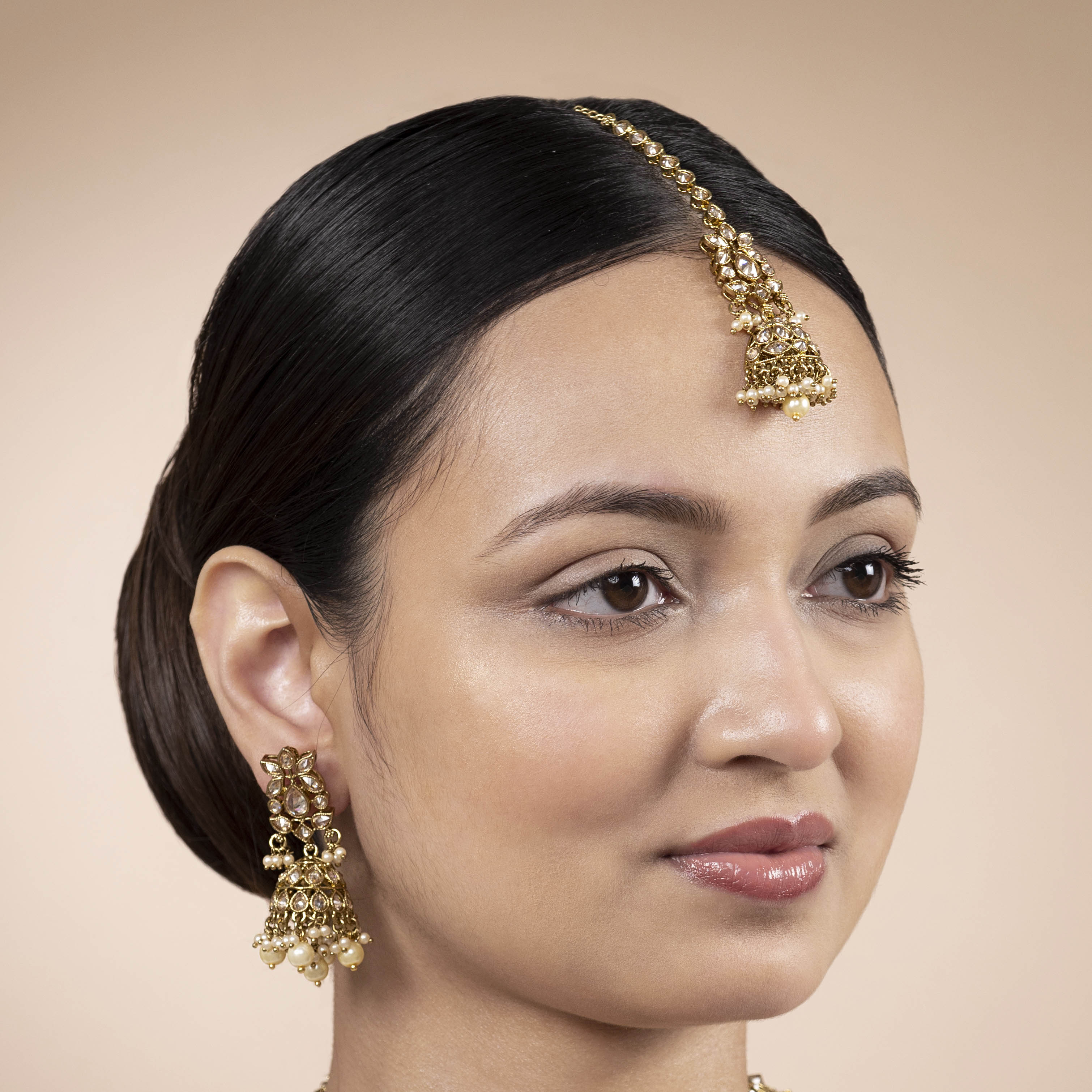 Kamal Necklace Set in Antique Gold