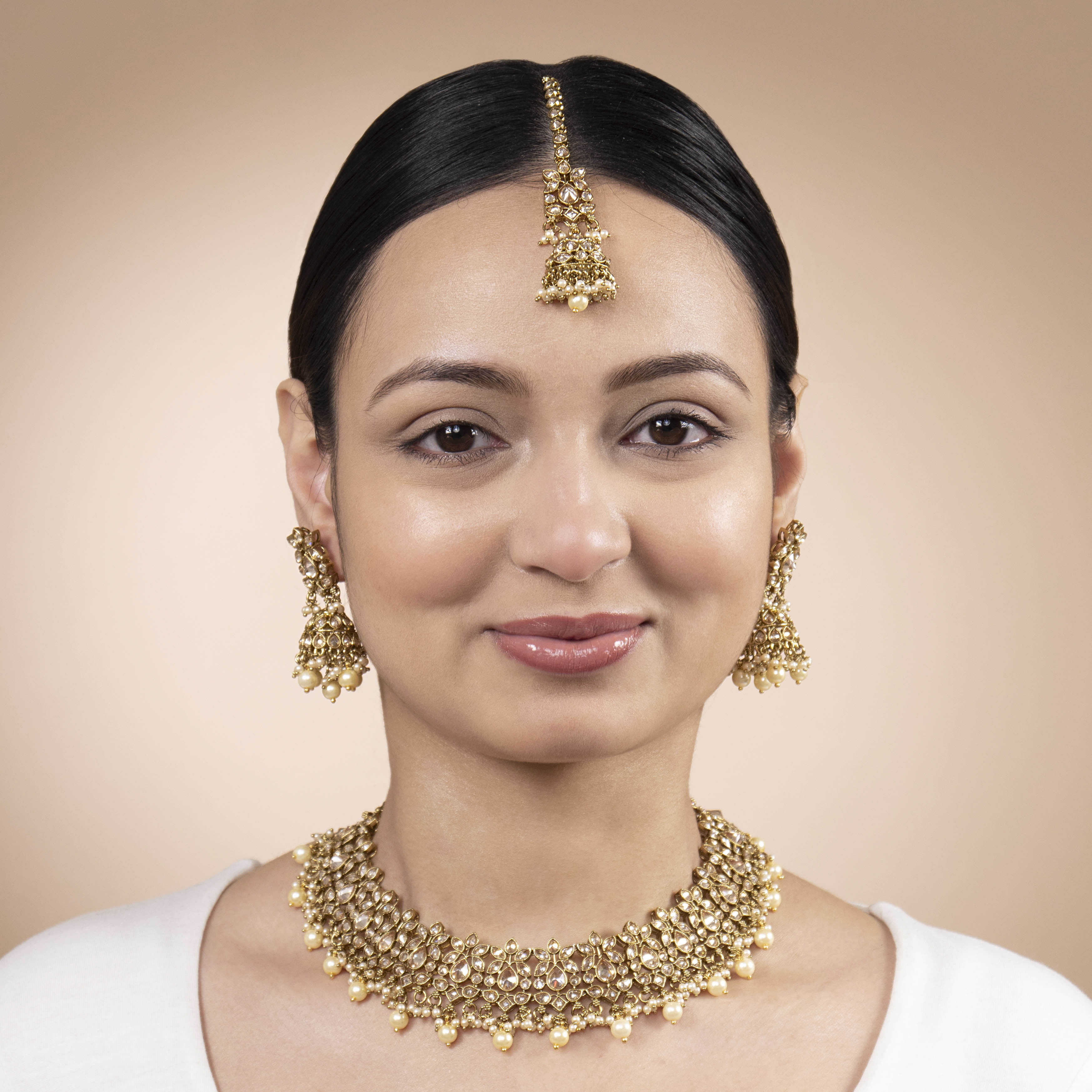 Kamal Necklace Set in Antique Gold