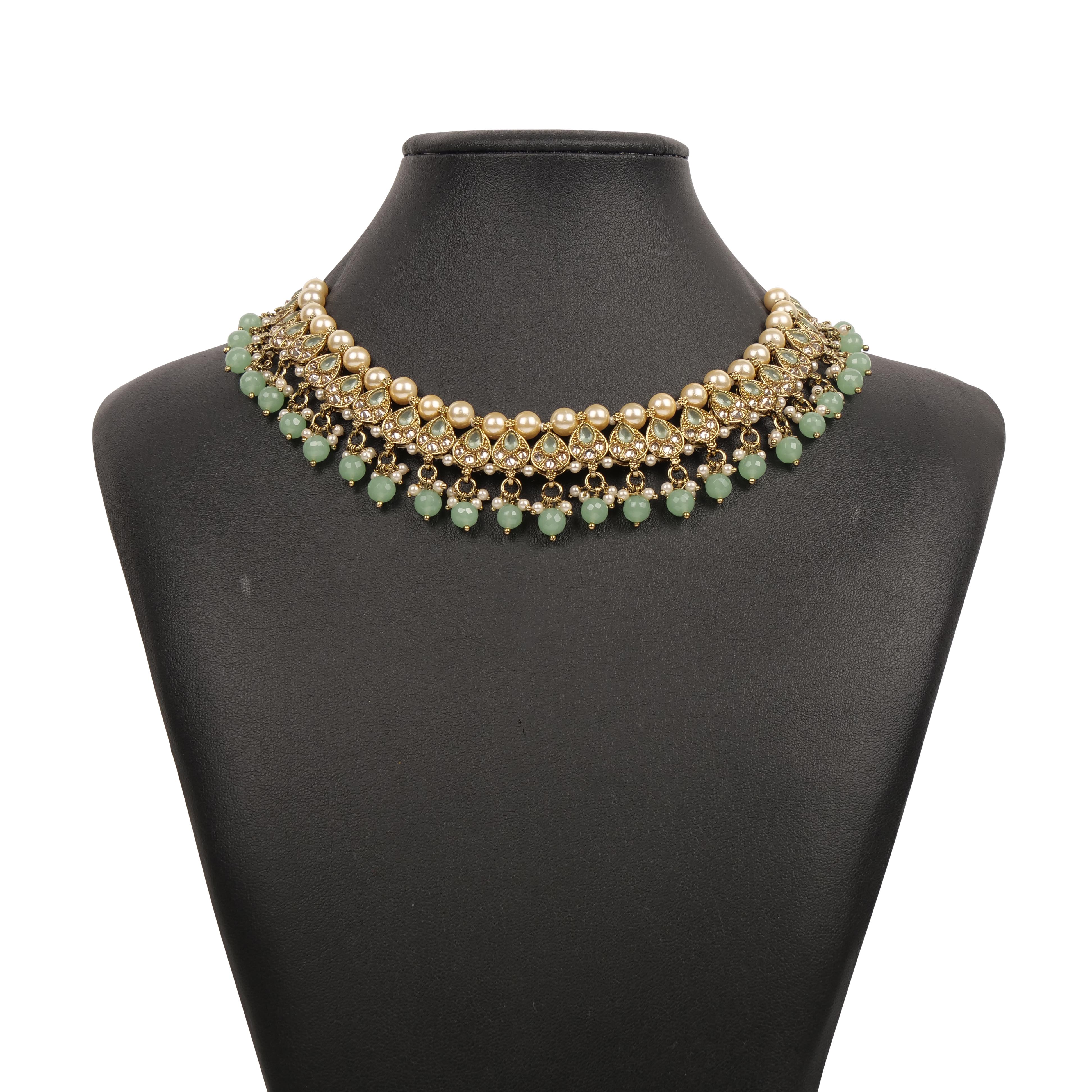 Simple Pearl Necklace Set in Mint