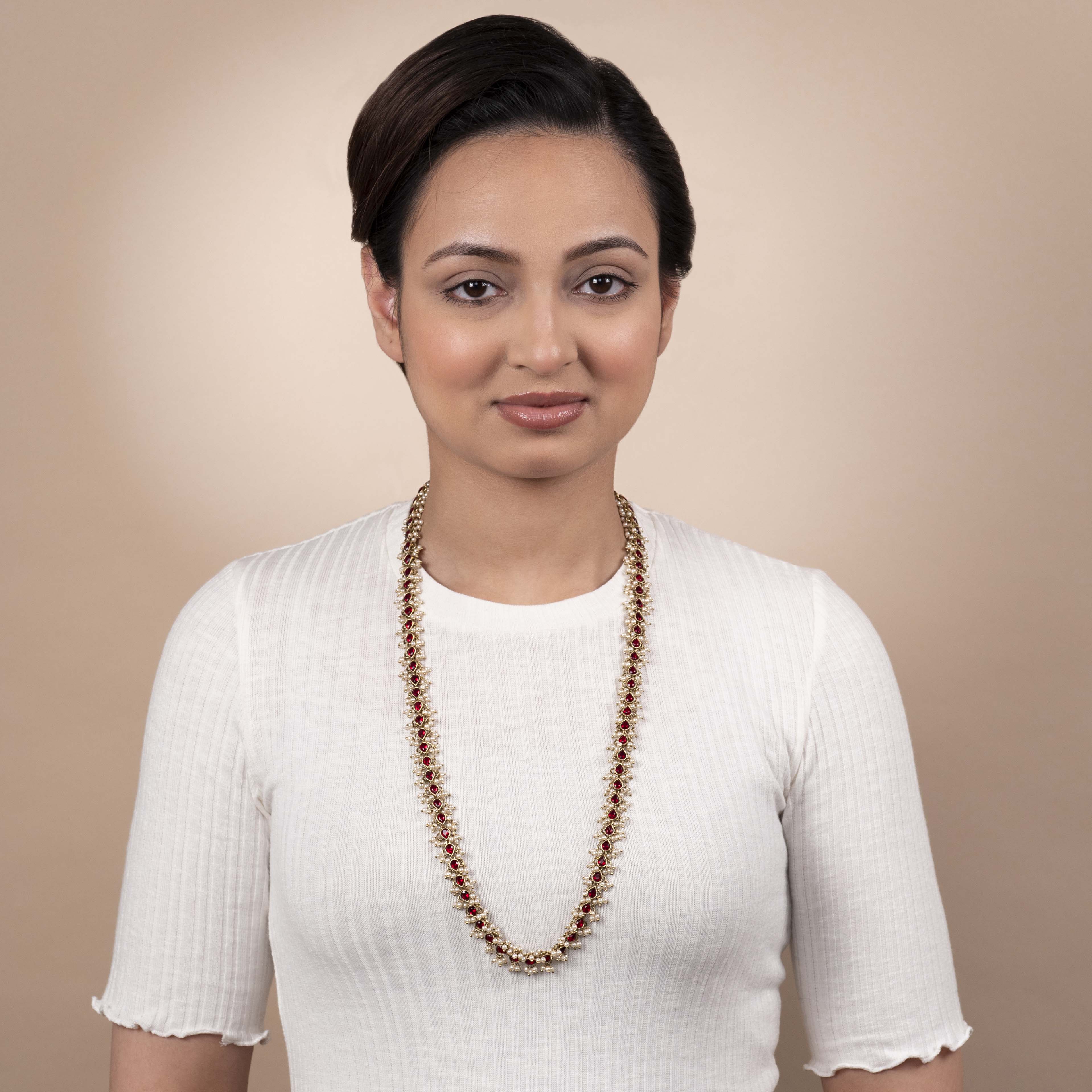 Adhira Pearl Cluster Long Chain in Maroon