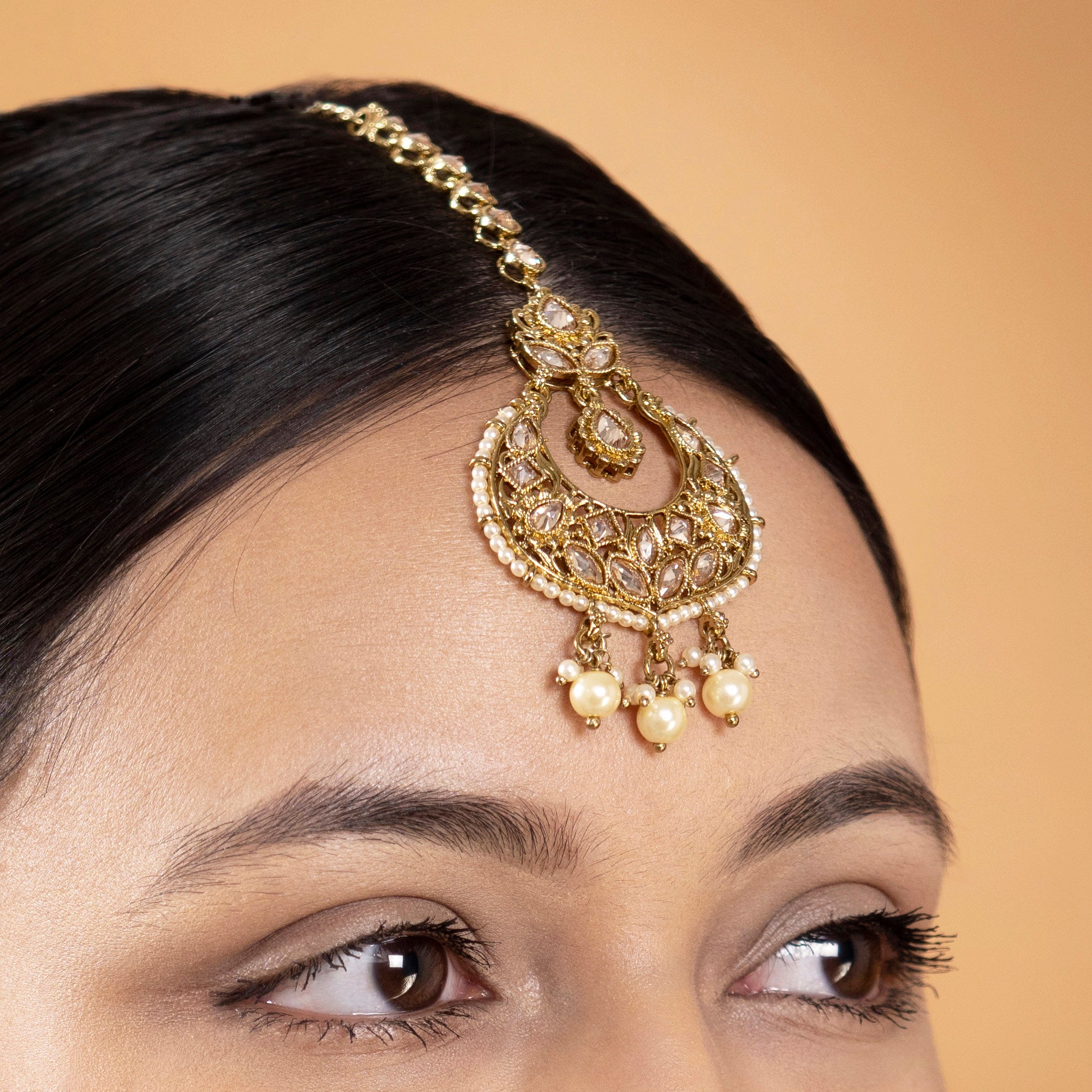 Palavi Tikka in Pearl and Antique Gold