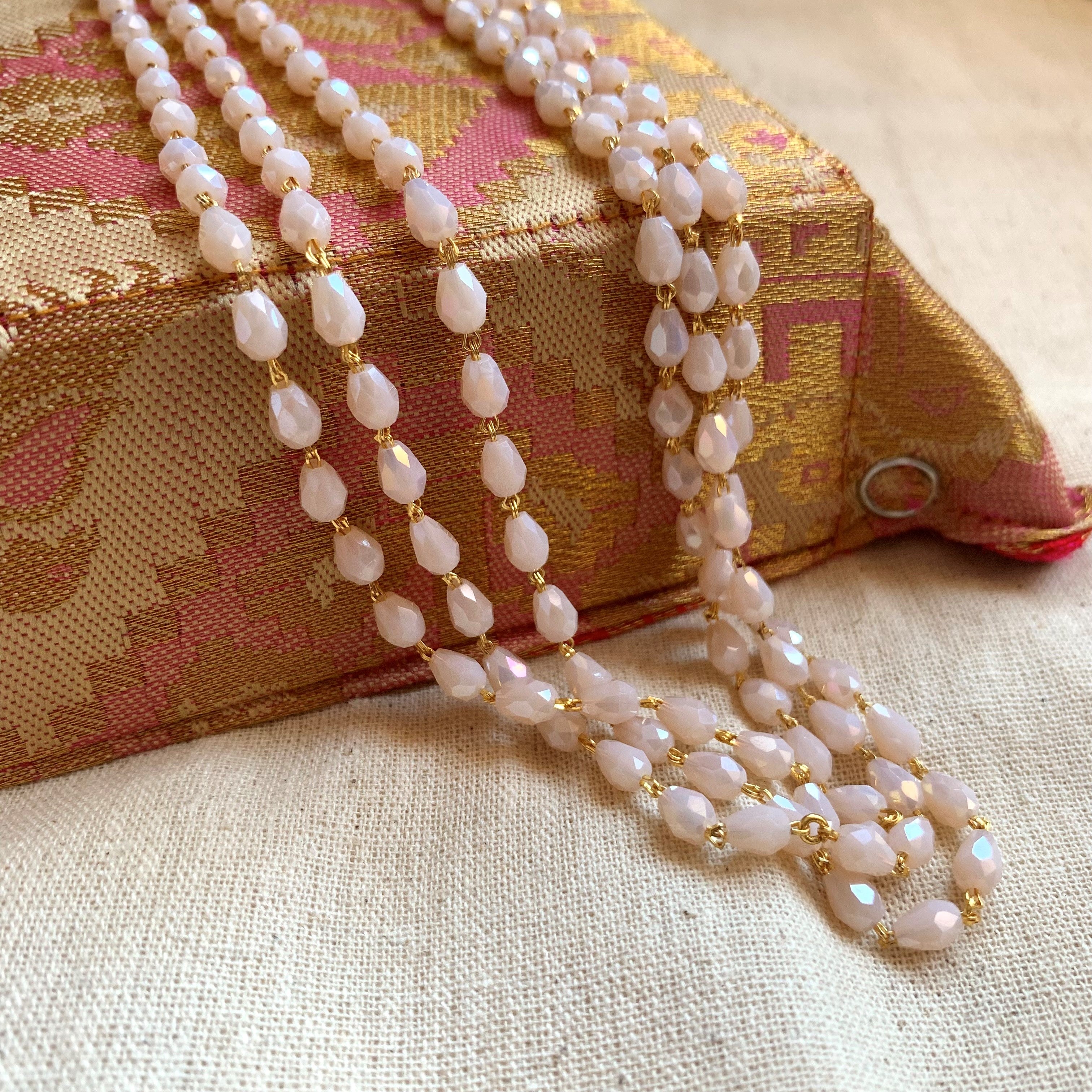 Beaded Necklace to Treasure in Pearl