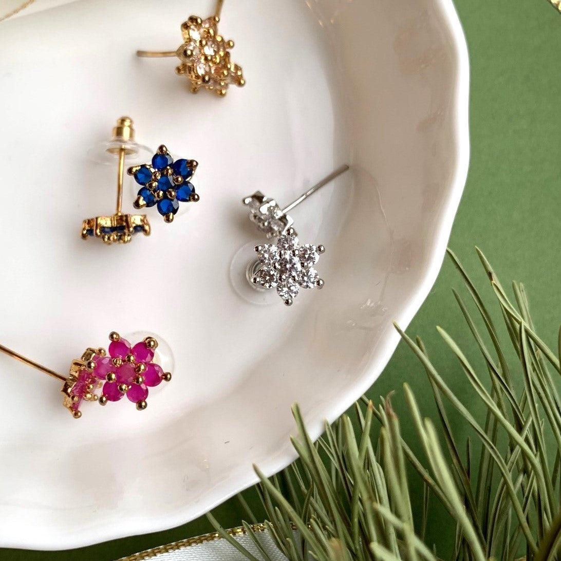 Clover Ear Studs in Rhodium