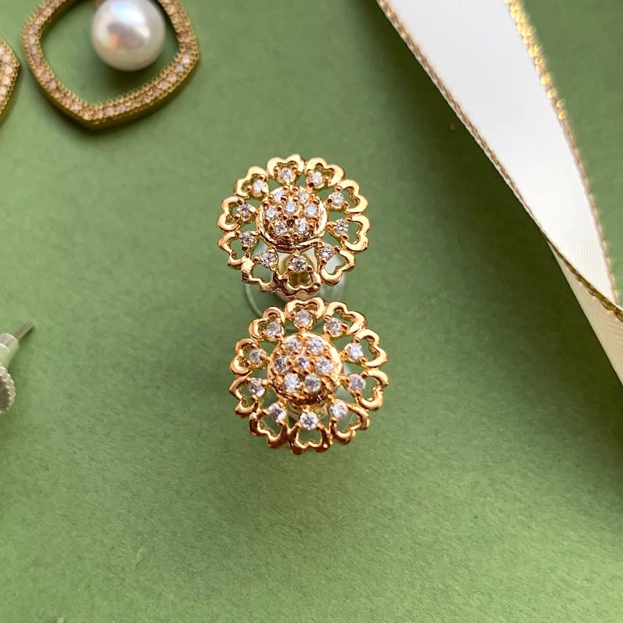 Heart Petal Cubic Zirconia Ear Studs in Gold