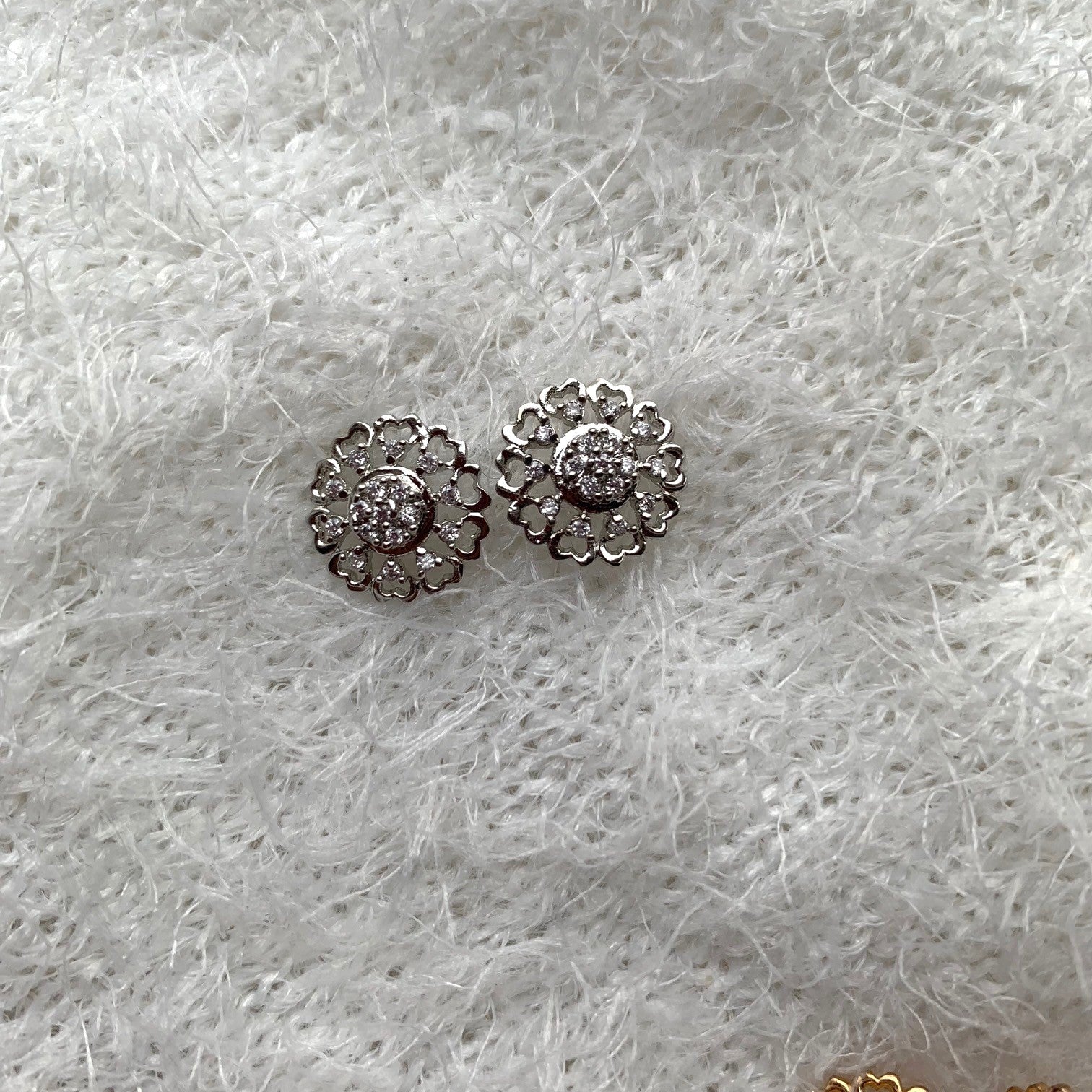 Heart Petal Cubic Zirconia Ear Studs in Rhodium