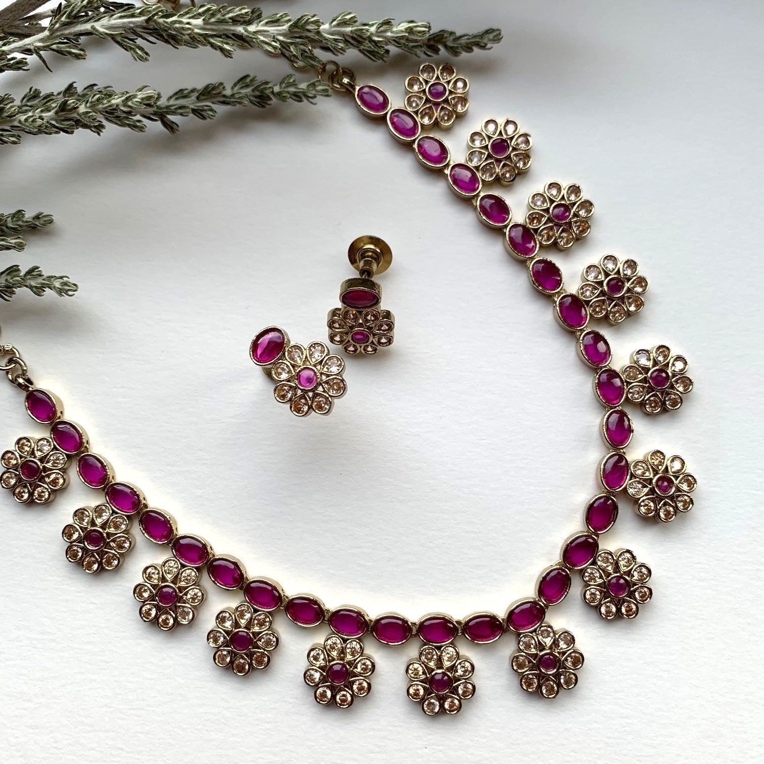 Jasmine Necklace Set in Ruby