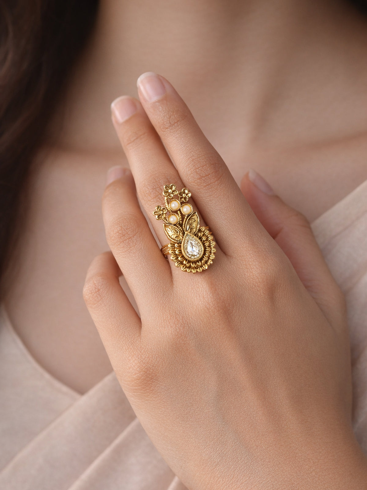 Aarzoo Classic Ring in White 