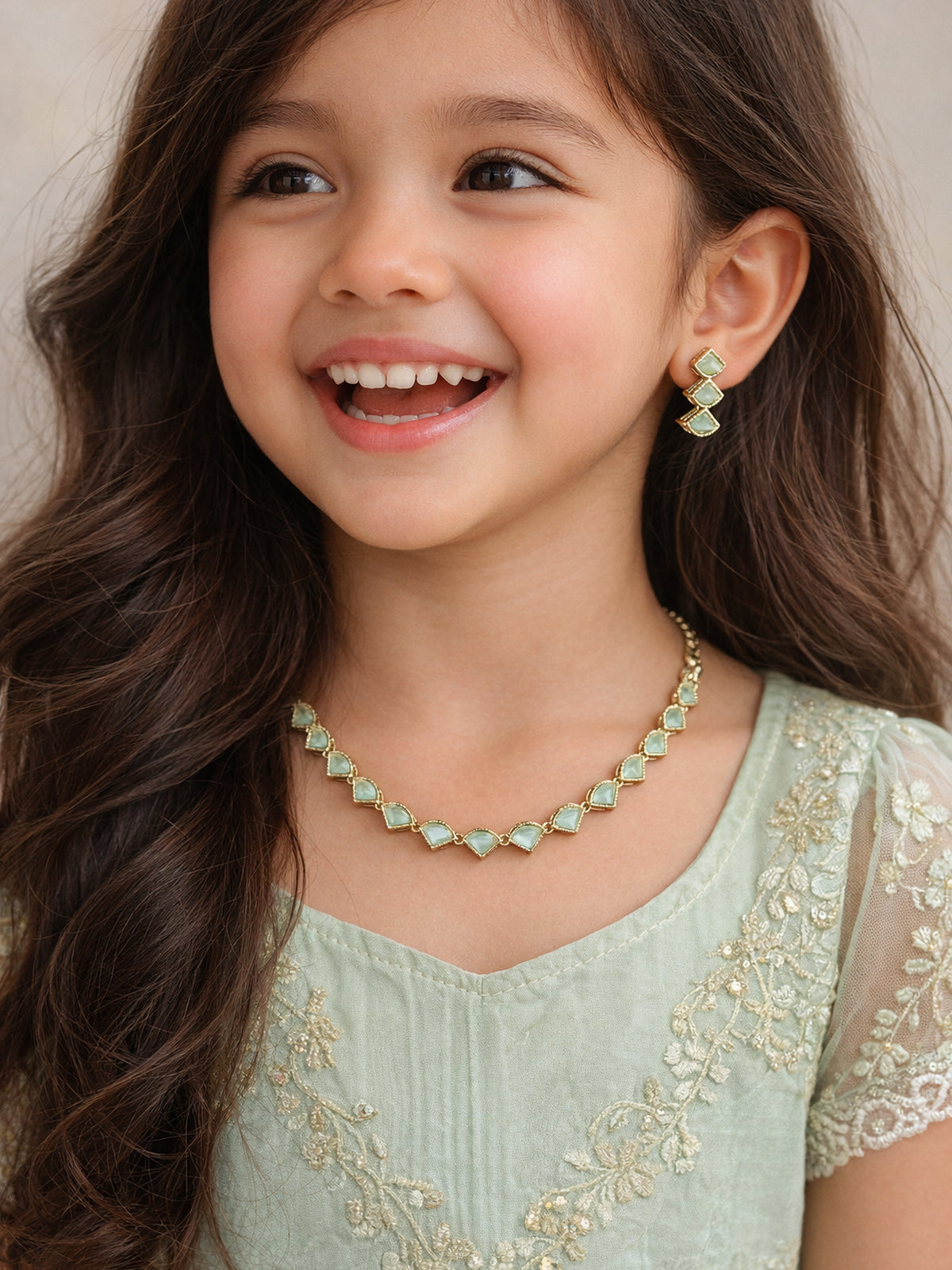 Aleena Simple Neclace Set in Light Blue