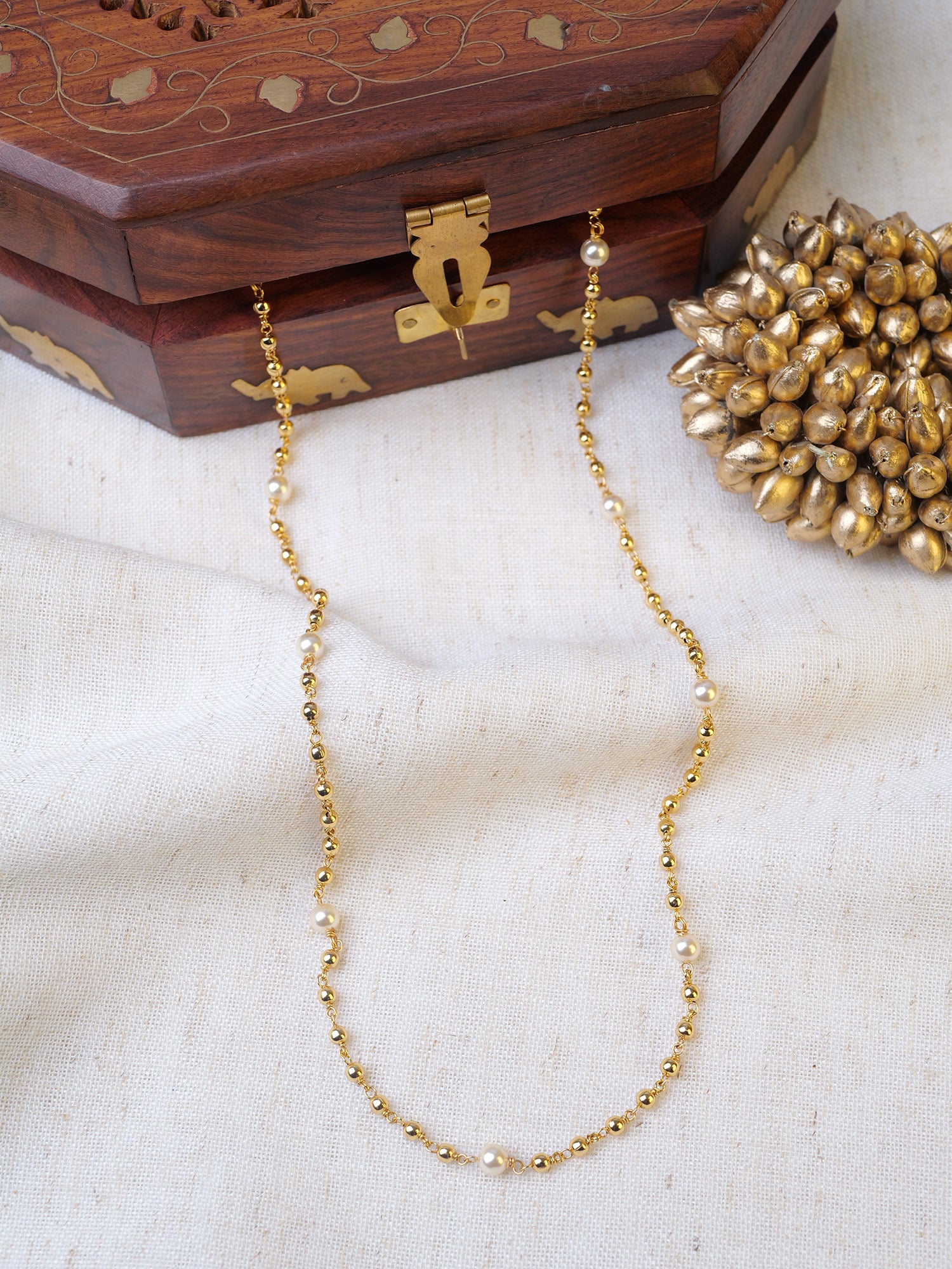 Alia Bead Chain in Cream and Antique Gold