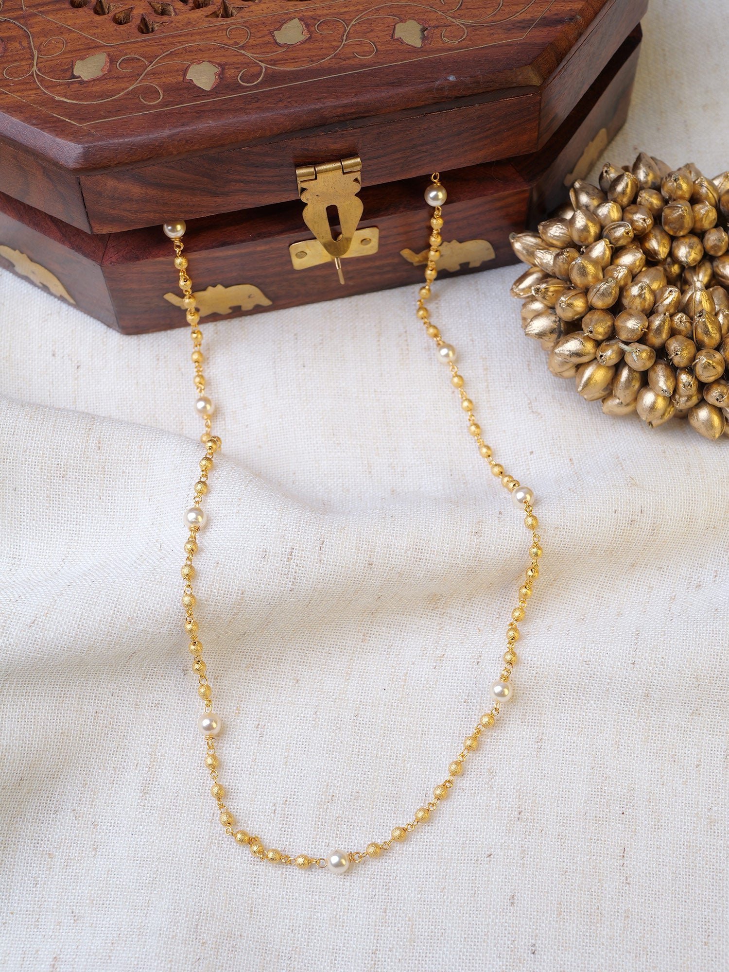 Alia Bead Chain in Pearl and Matte Gold