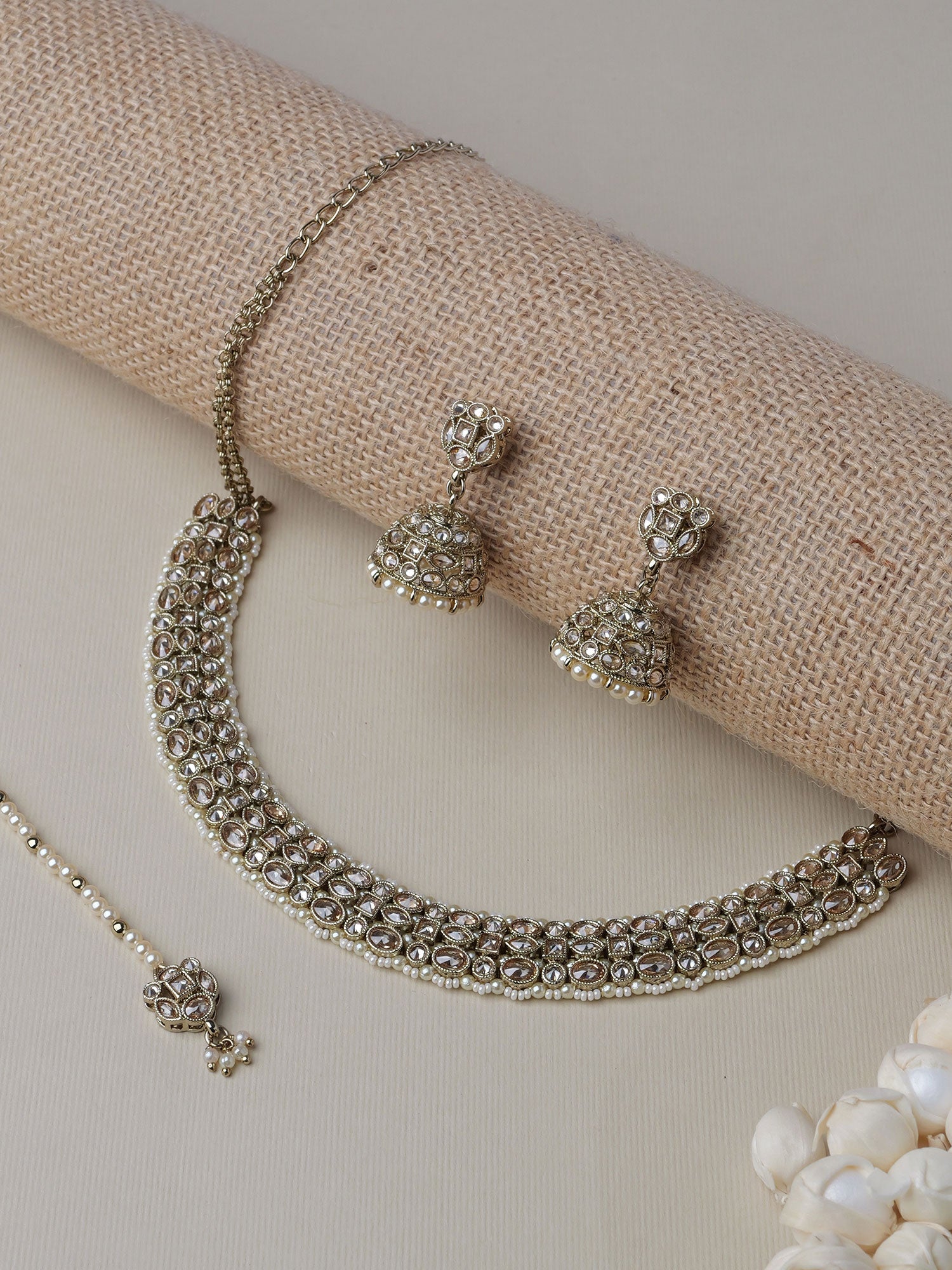 Amisha Necklace Set in Pearl and Champagne