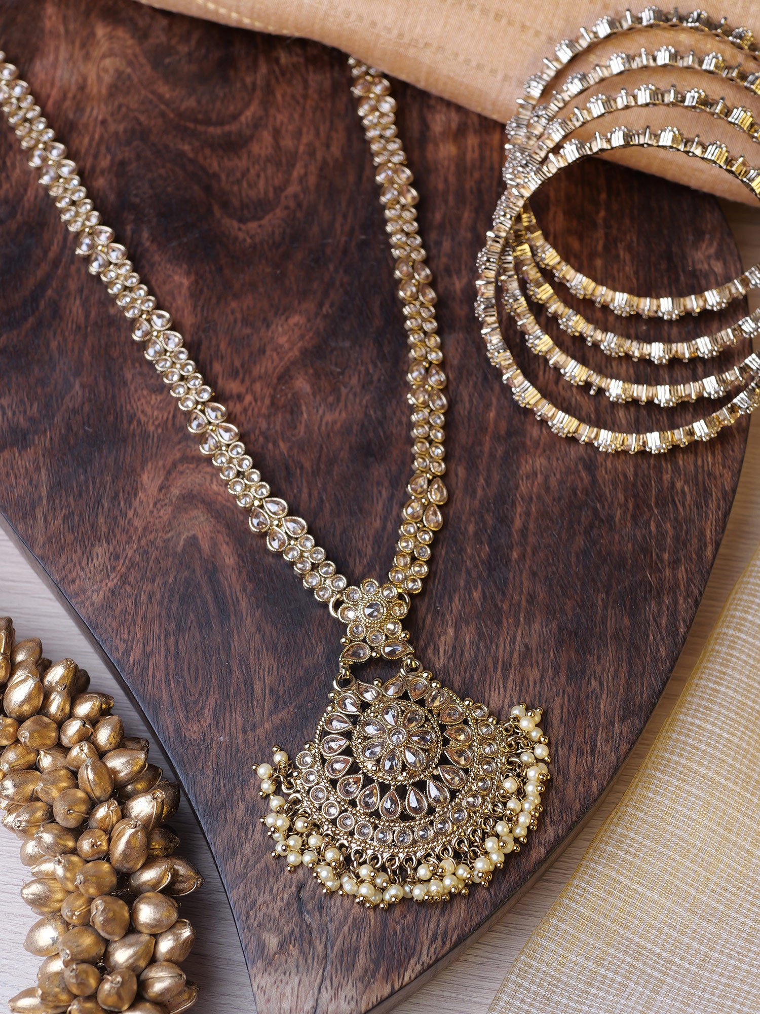 Amrani Rani Haar in Champagne and Antique Gold