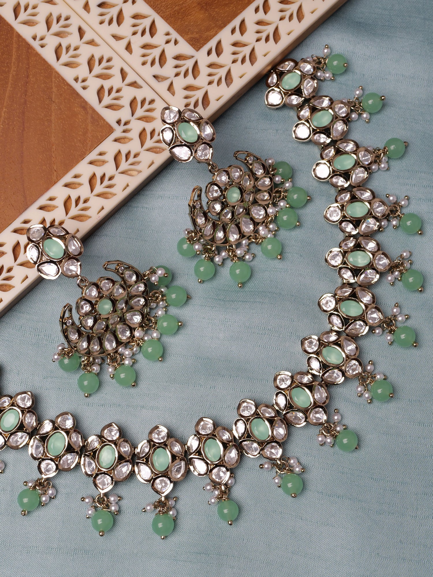 Anima Kundan Necklace Set in Mint