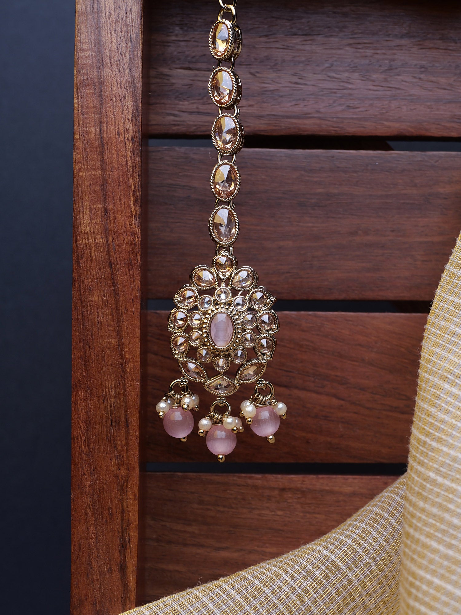 Anvika Maang Tikka in Light Pink