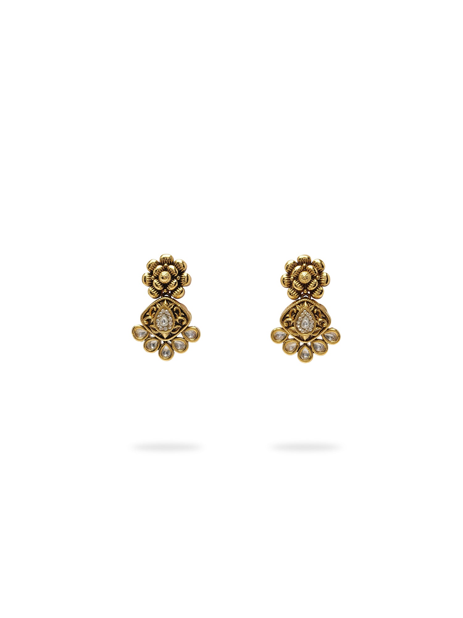 Arunika Kundan Necklace Set in White