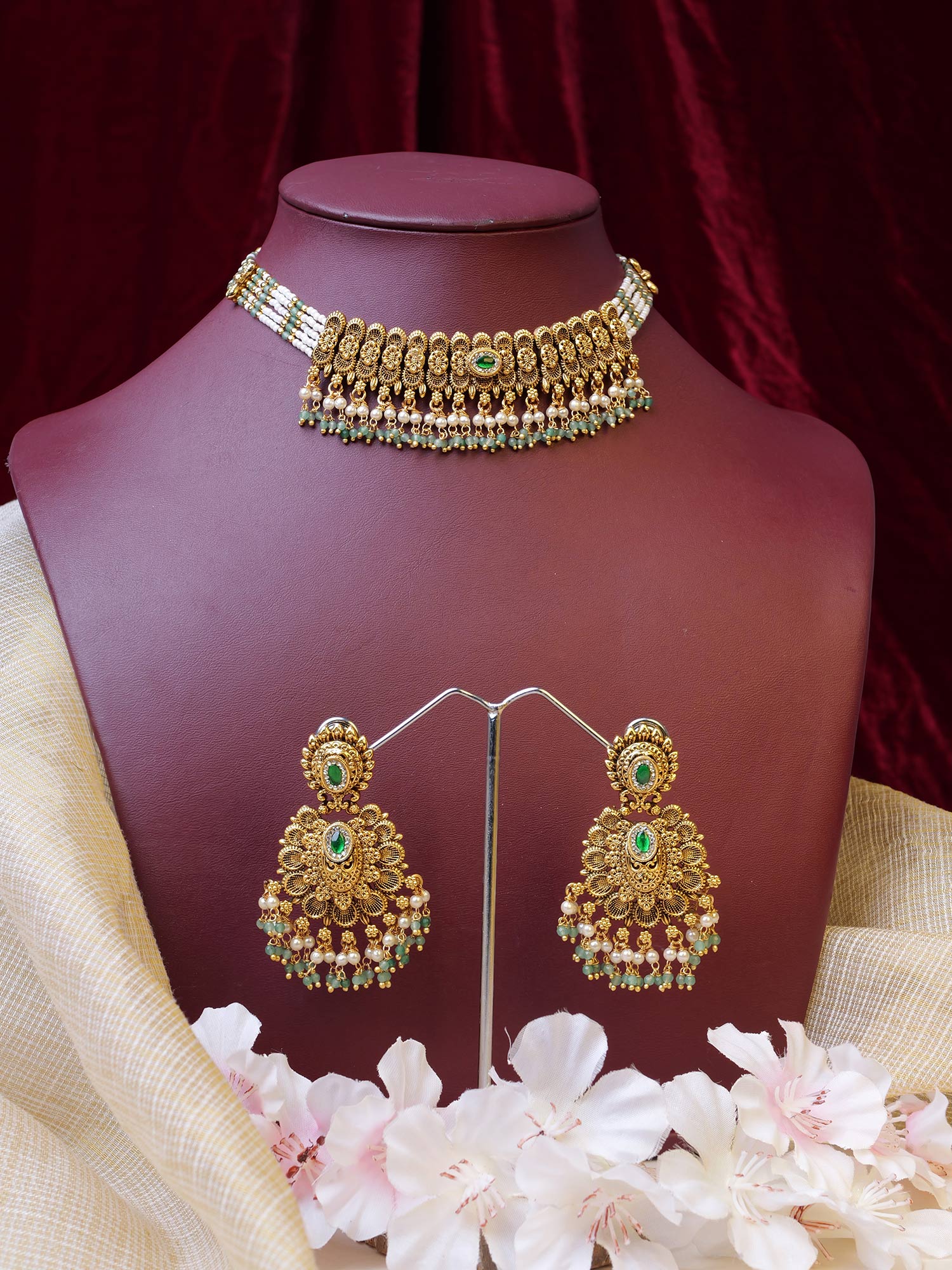 Charita Necklace Set in Green and Pearl