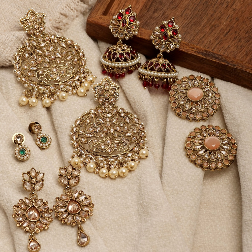 Eesha Vintage Floral Earrings in Pearl