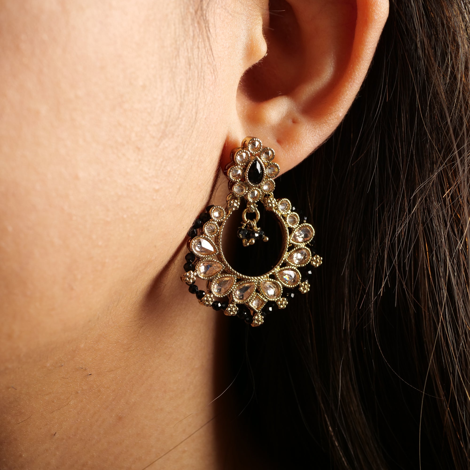 Ethnic Bead-Edge Earrings in Black