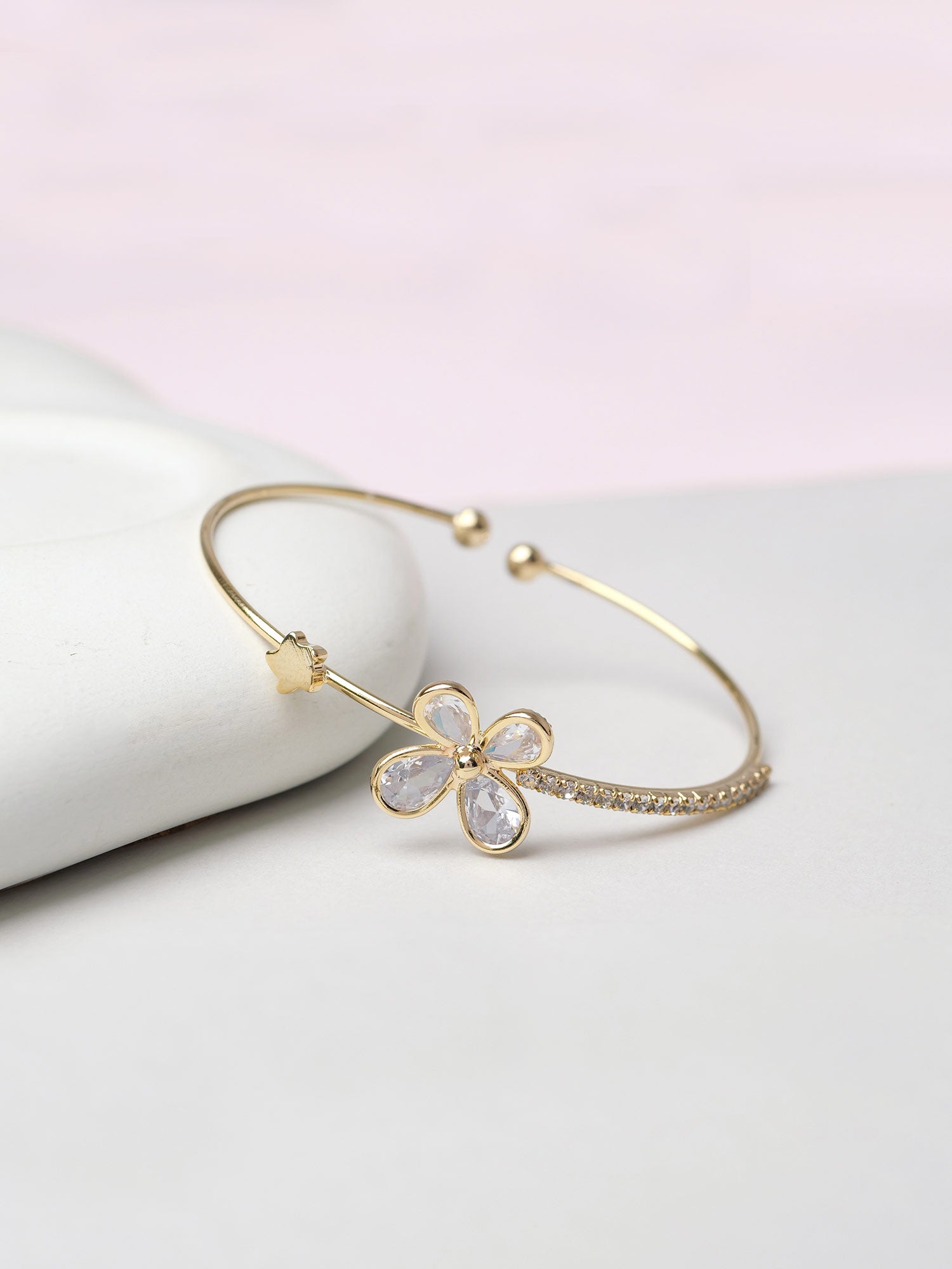 Flora Children's Bracelet in Gold