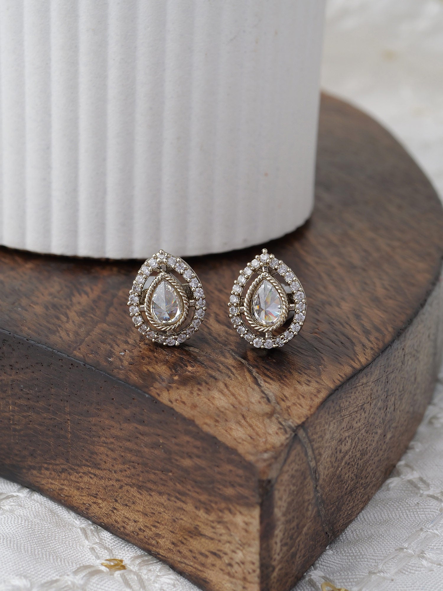 Heeral Crystal Ear Studs in White