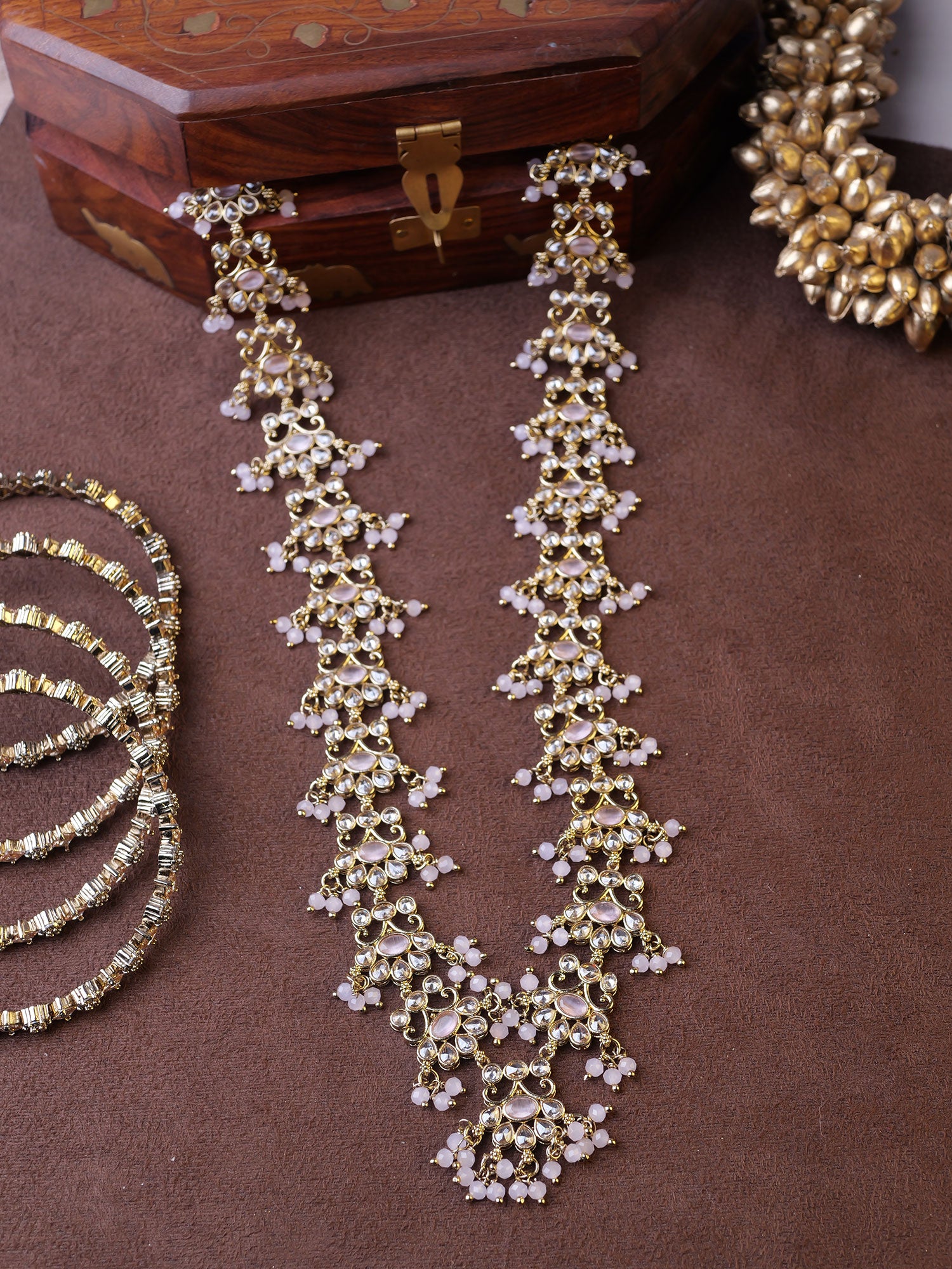 Imara Rani Haar in Light Pink and Antique Gold