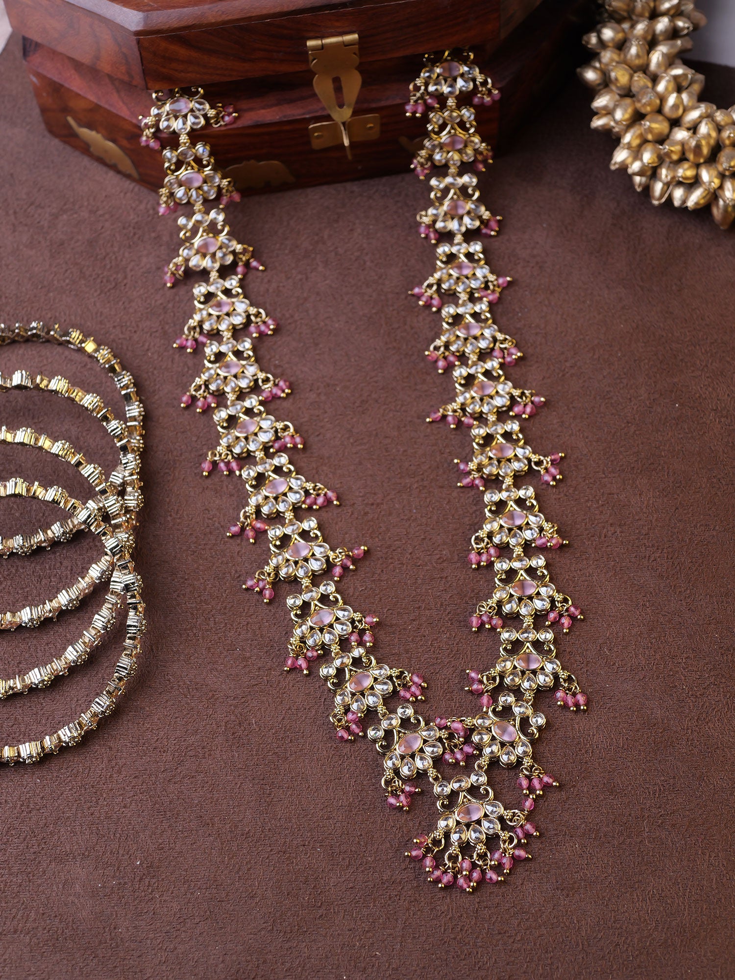 Imara Rani Haar in Pink and Antique Gold