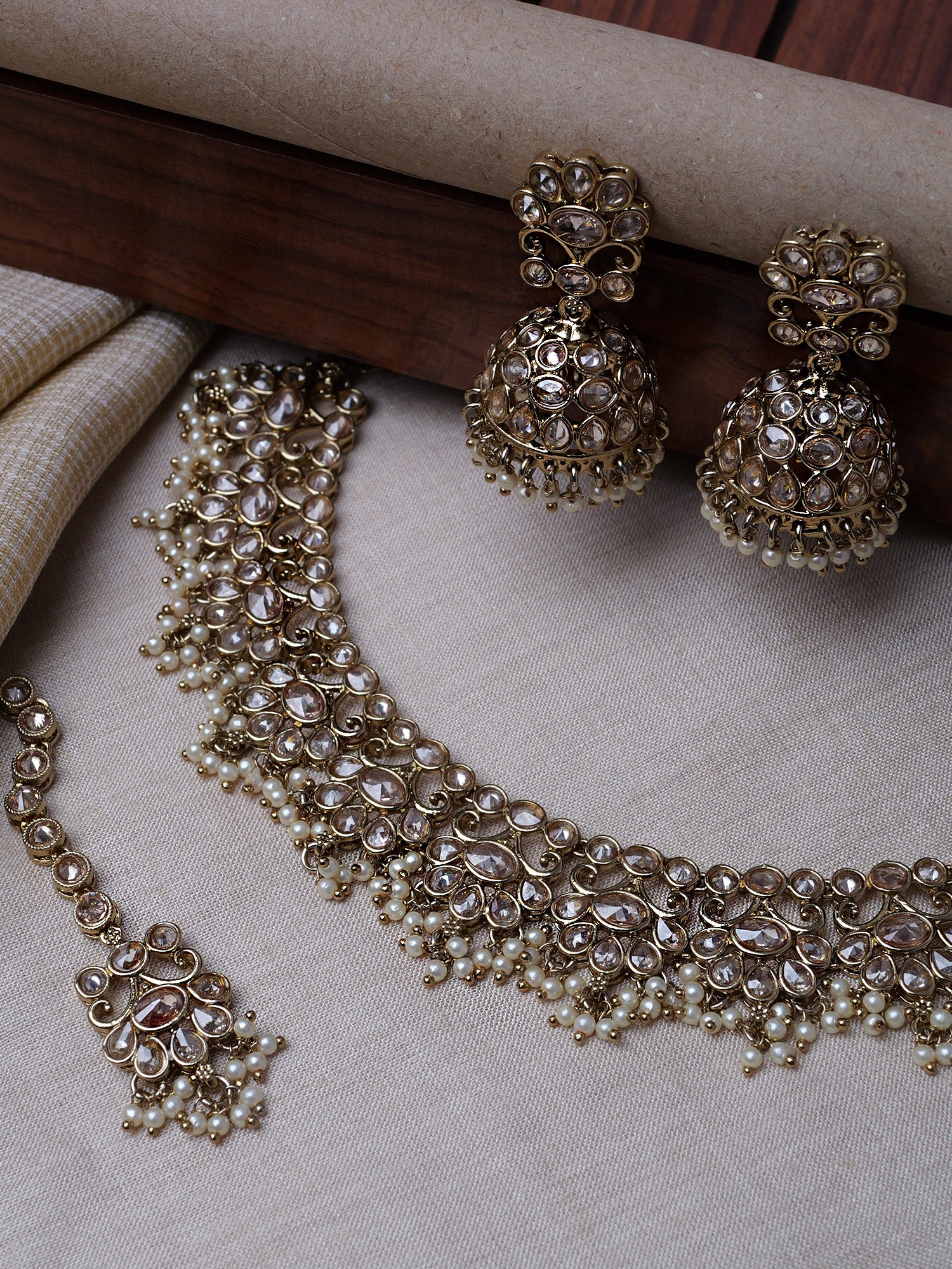 Imara Necklace Set in Pearl and Light Topaz