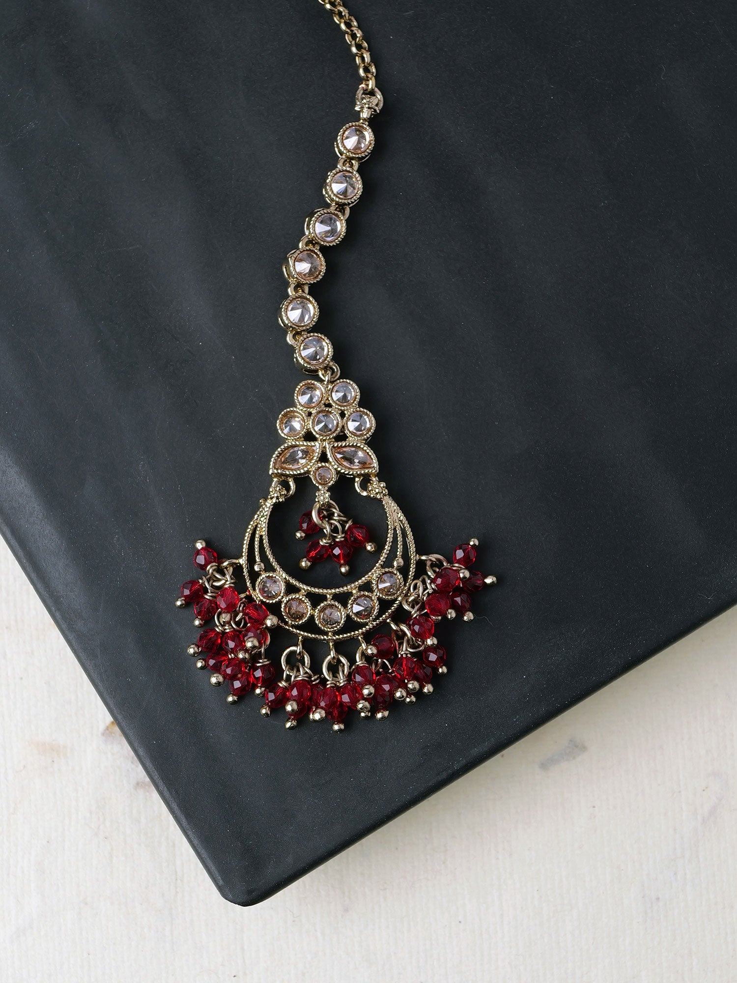 Ishra Maang Tikka in Maroon
