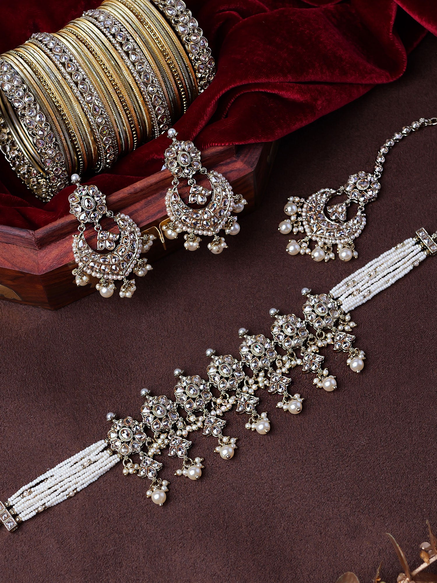 Jayani Choker Set in Pearl and Champagne