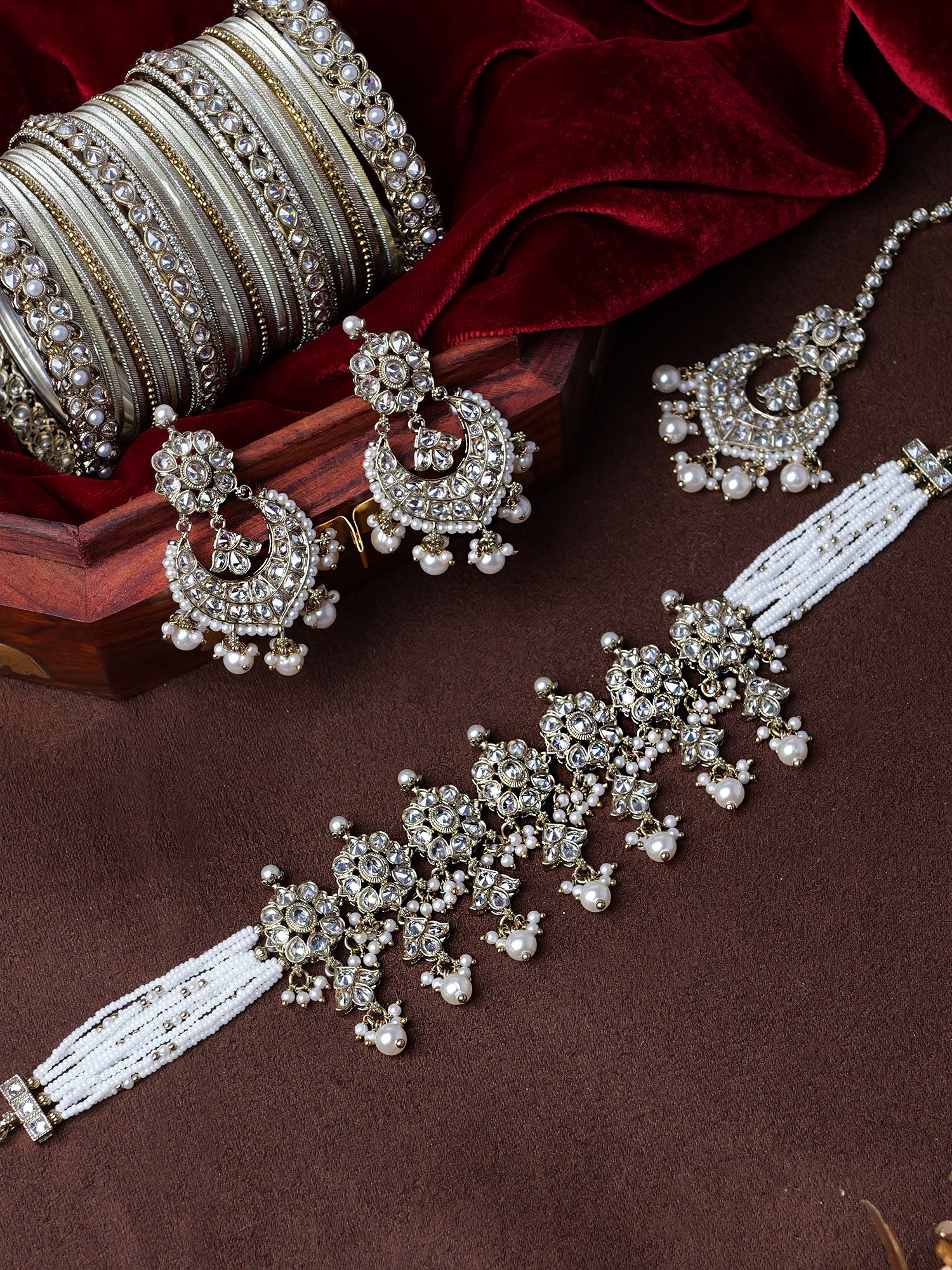 Jayani Choker Set in Pearl and White