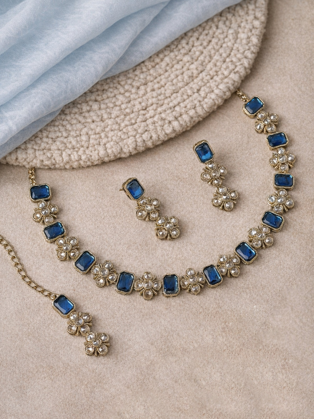 Kaira Necklace Set in Blue 