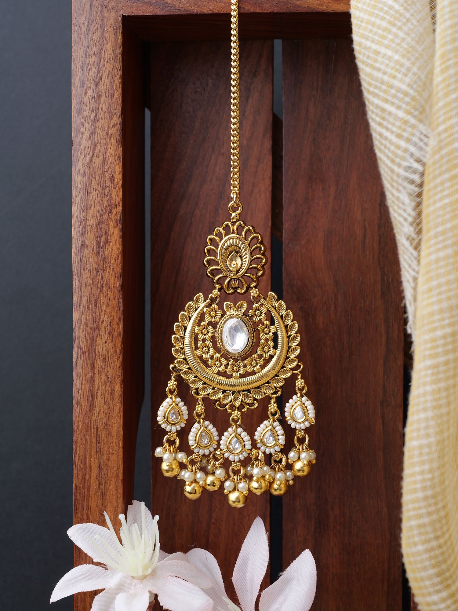 Kalira Kundan Maang Tikka in White