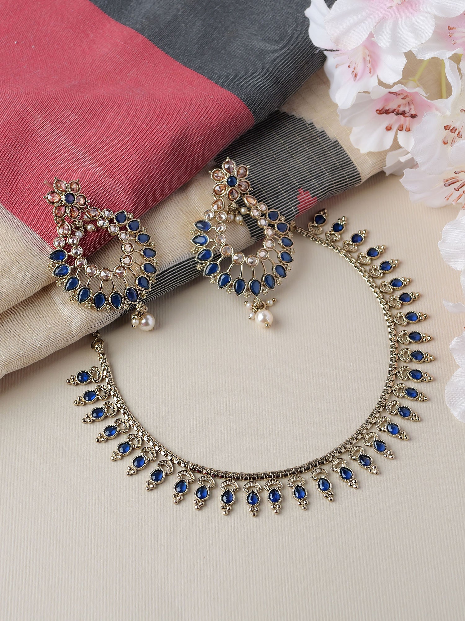 Kavia Simple Necklace Set in Blue