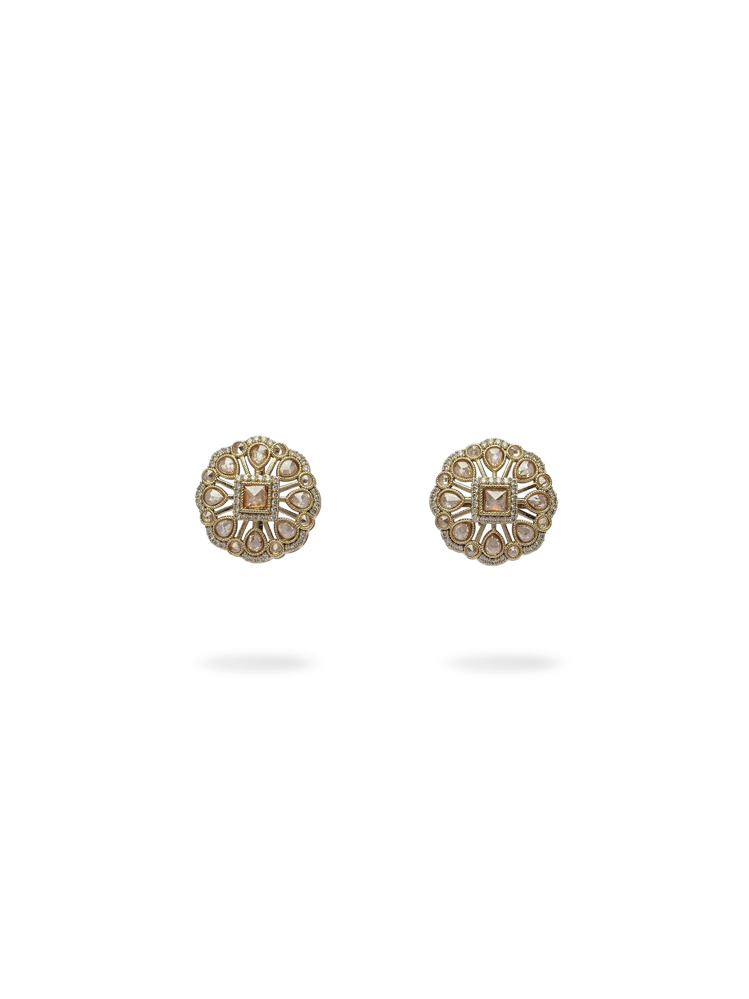 Kinjal Oversized Ear Studs in Champagne