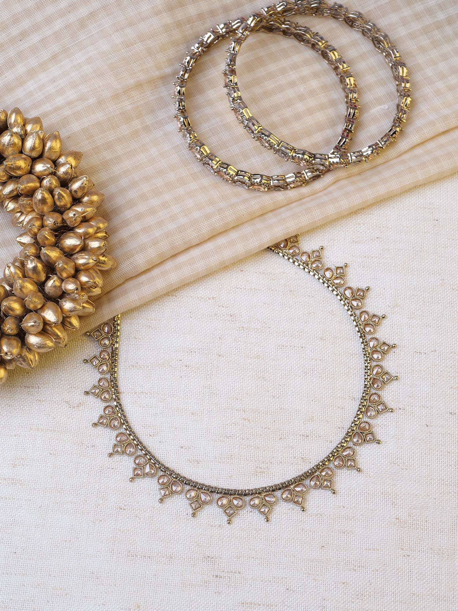 Leah Simple Necklace in Champagne