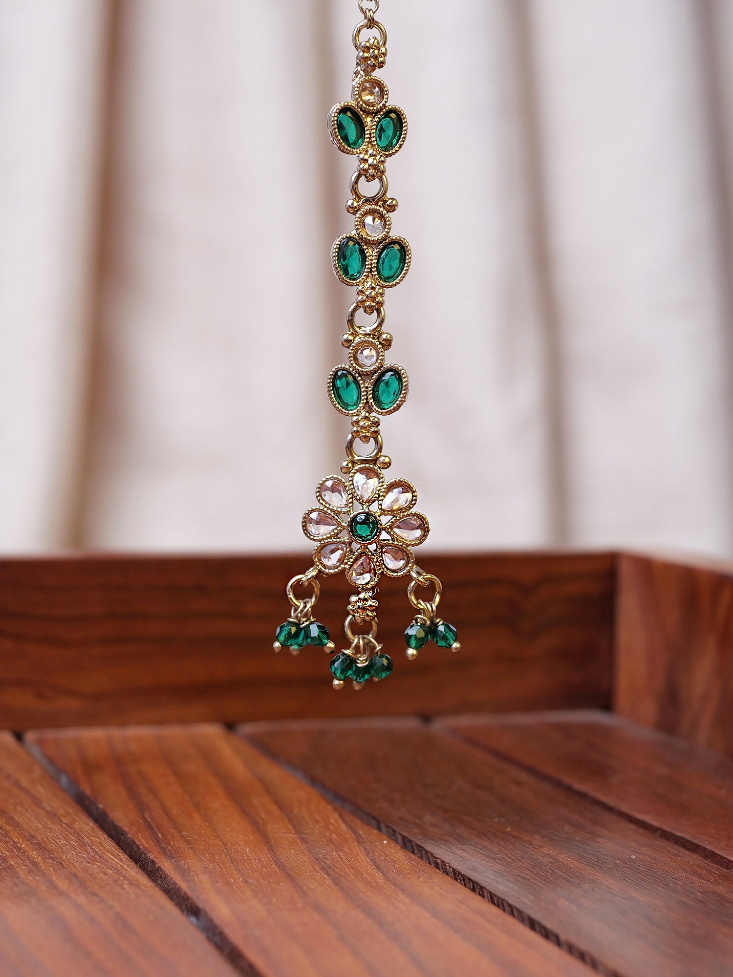 Mahiya Maang Tikka in Green