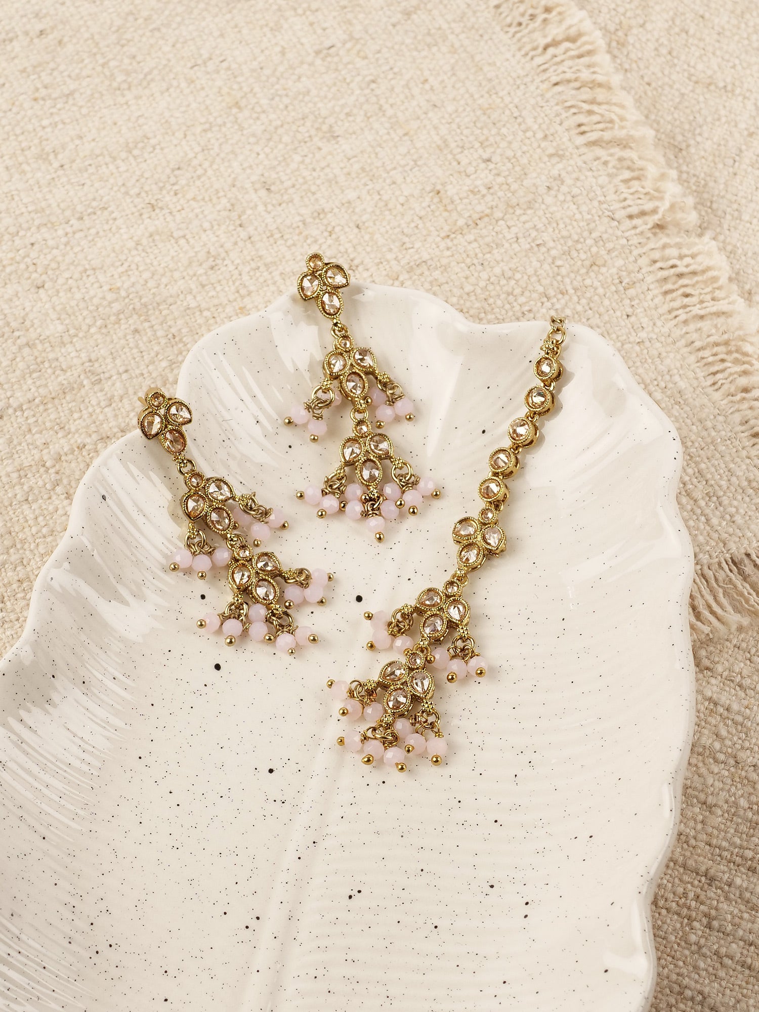Mila Drop Earrings in Light Pink