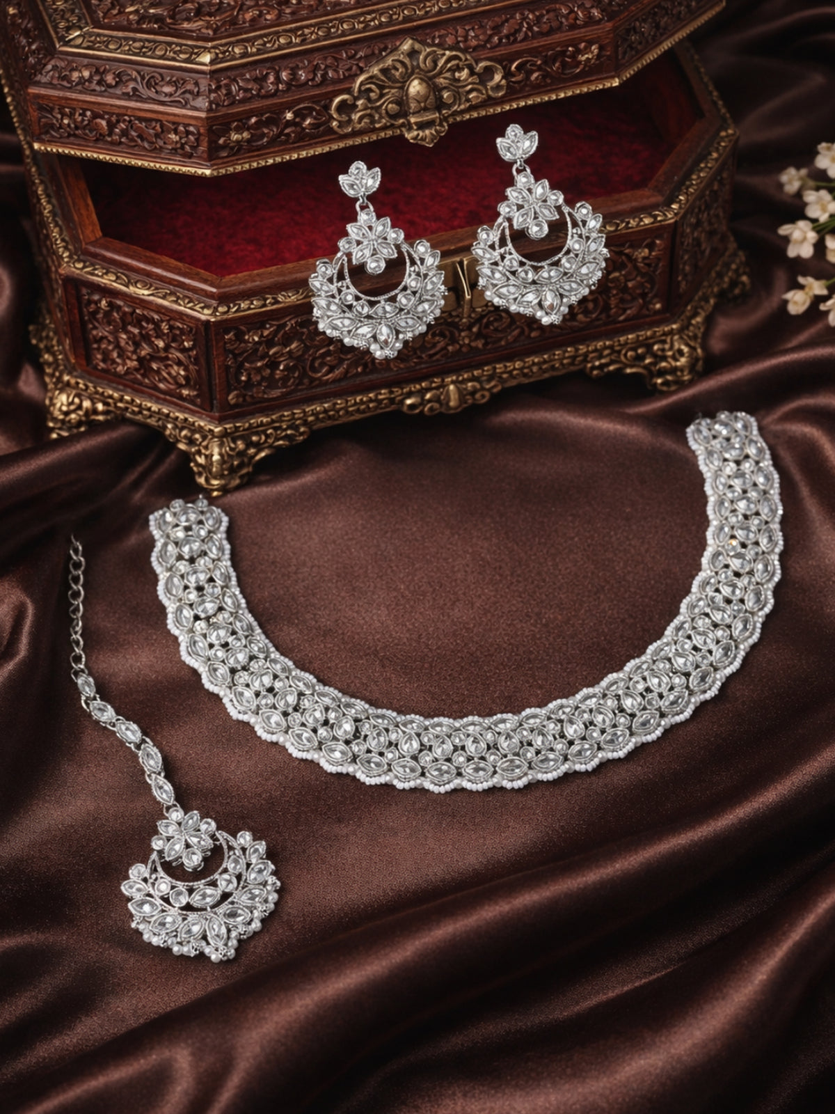 Minal Necklace Set in Rhodium