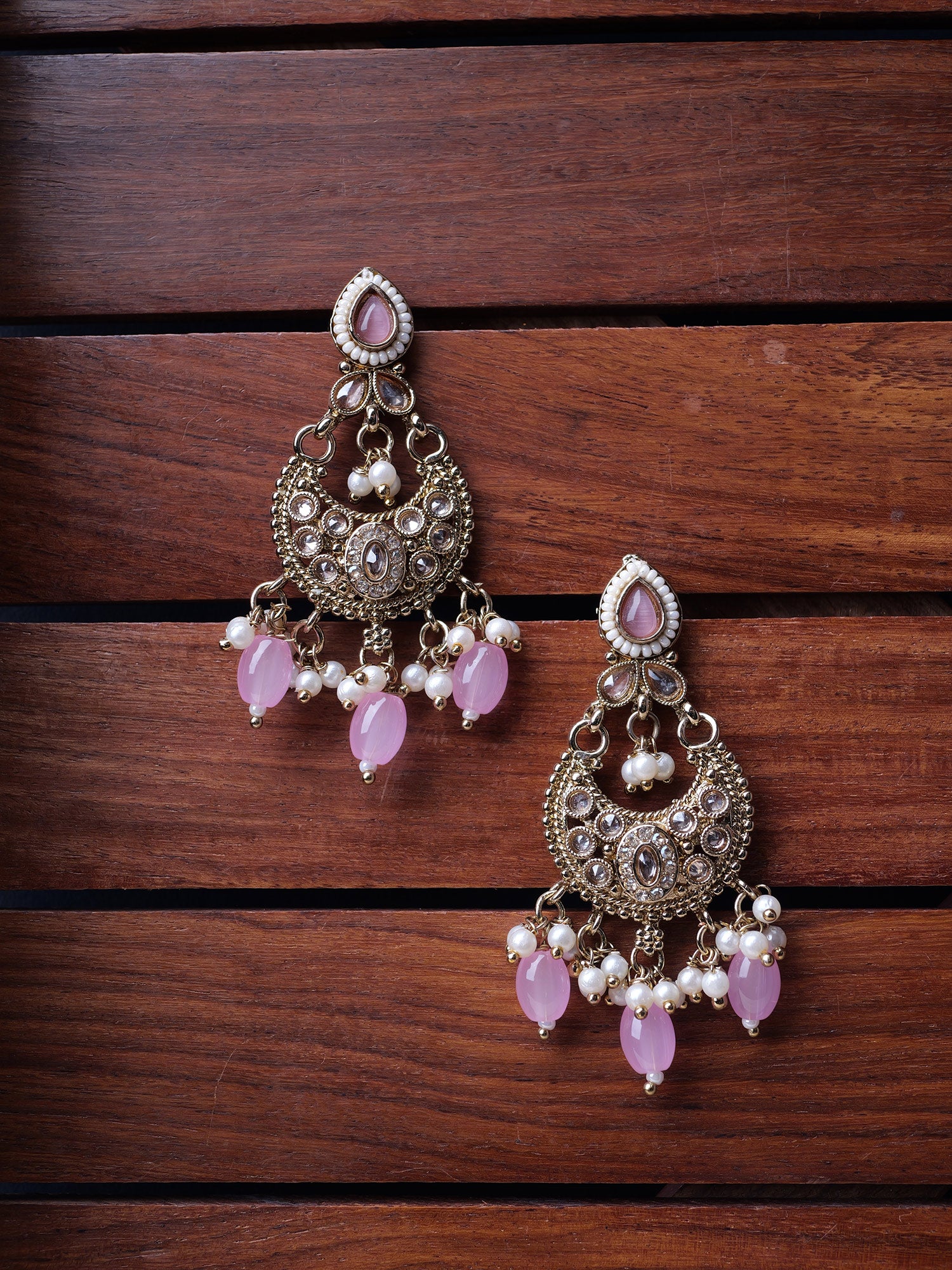 Nayla Pearl Earrings in Light Pink