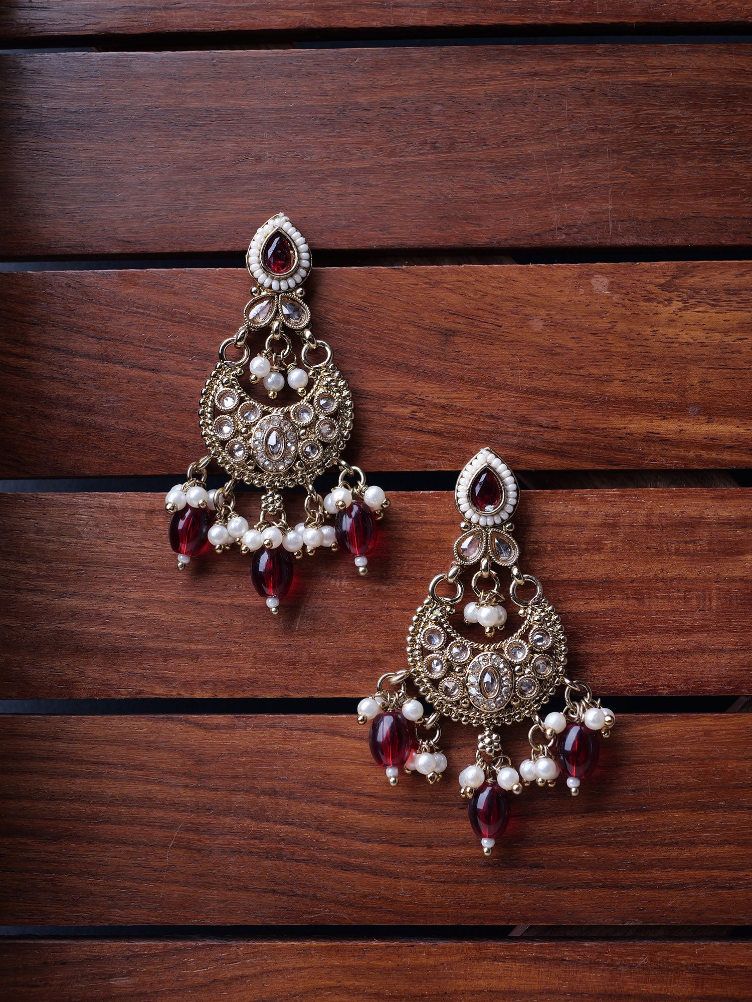 Nayla Pearl Earrings in Maroon