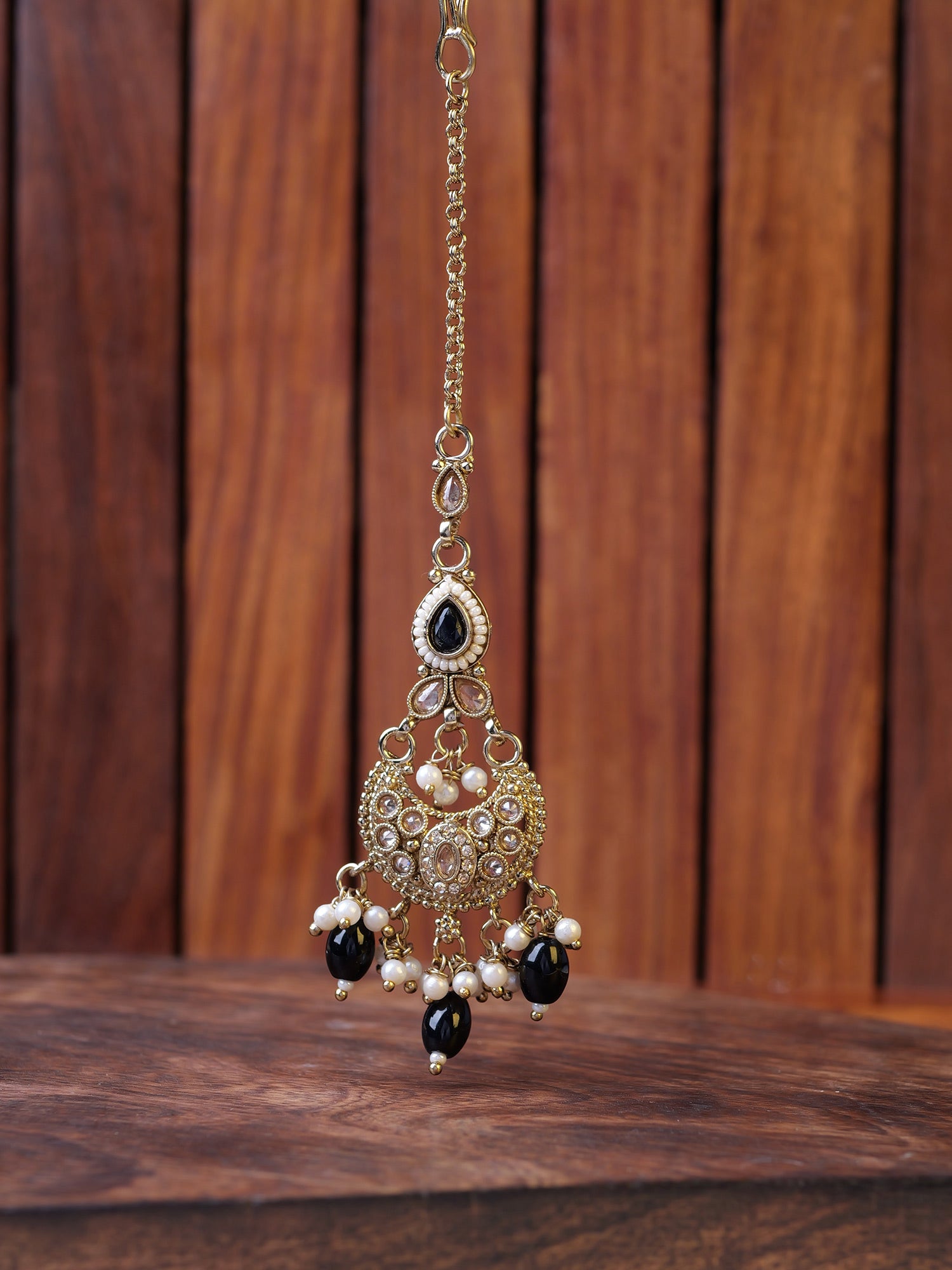 Nayla Pearl Maang Tikka in Black