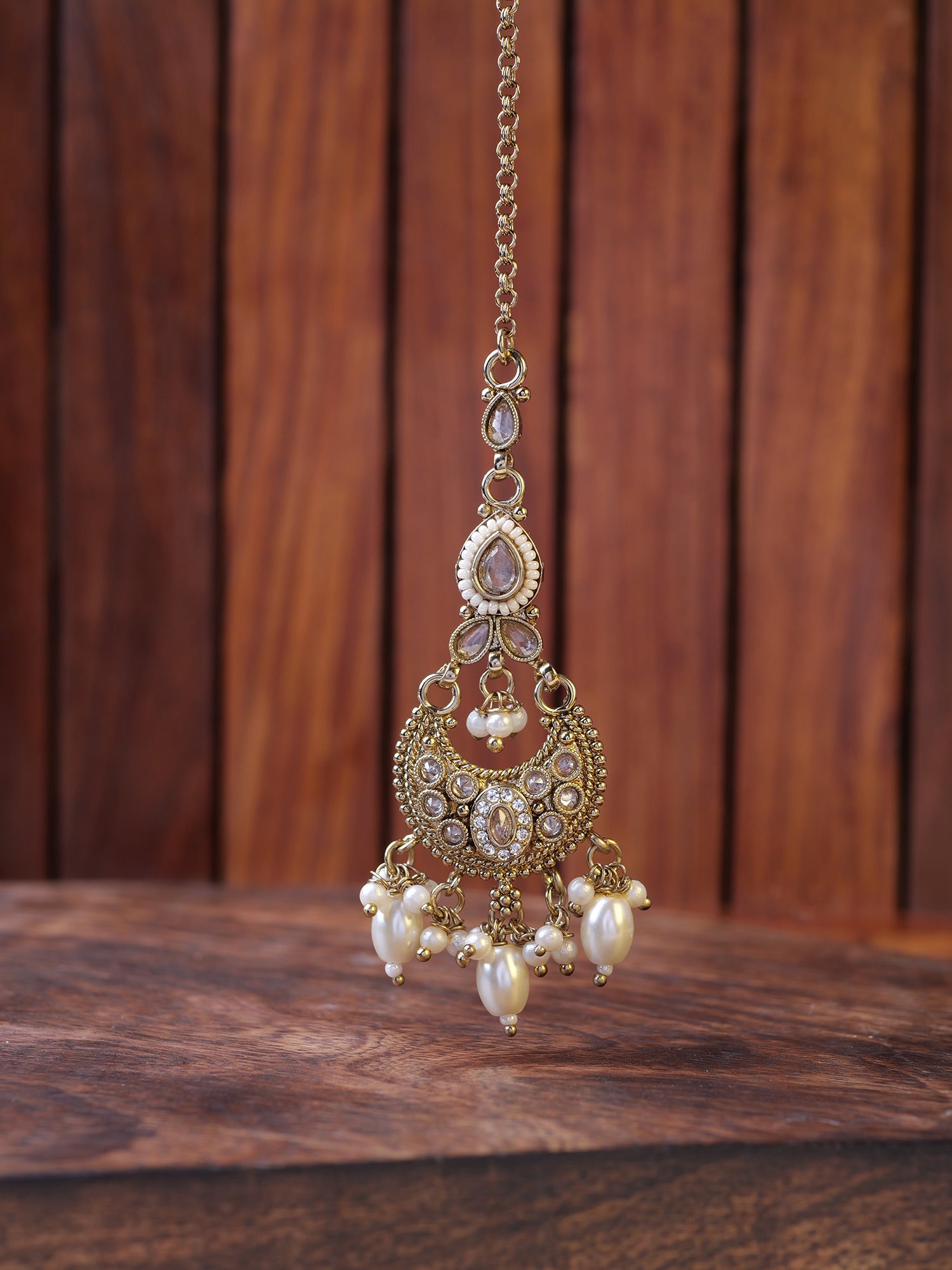 Nayla Pearl Maang Tikka in White