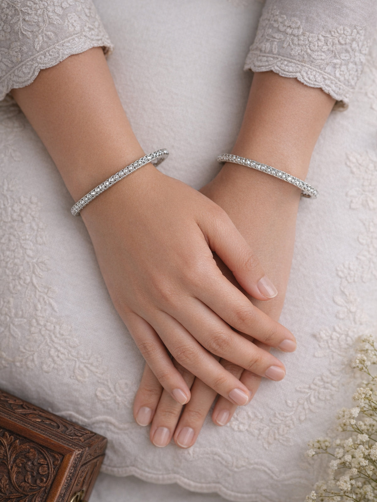 Neema Thin Kadas in Rhodium