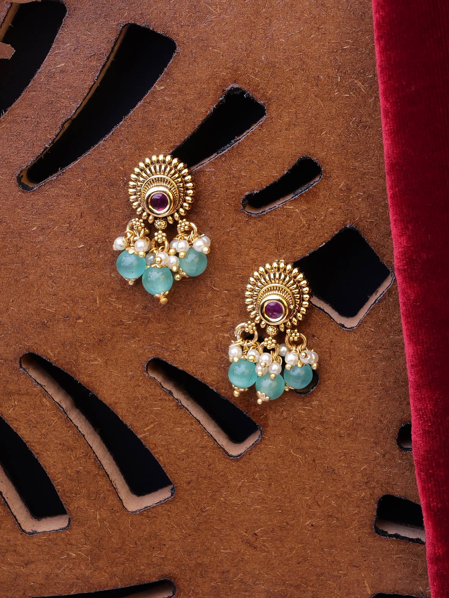 Nivara Small Earrings in Ruby and Mint