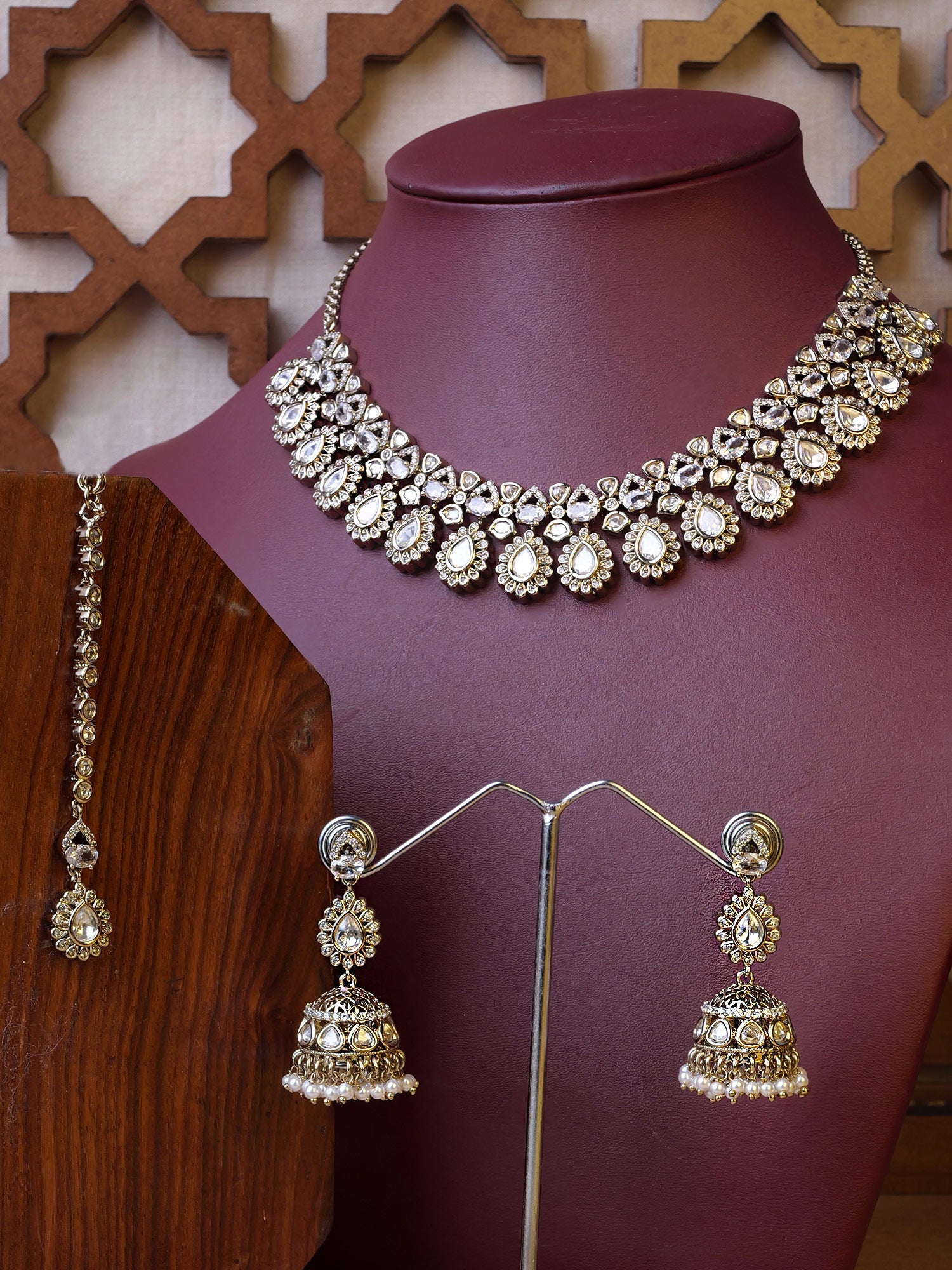 Noura Kundan Necklace Set in White and Antique Gold