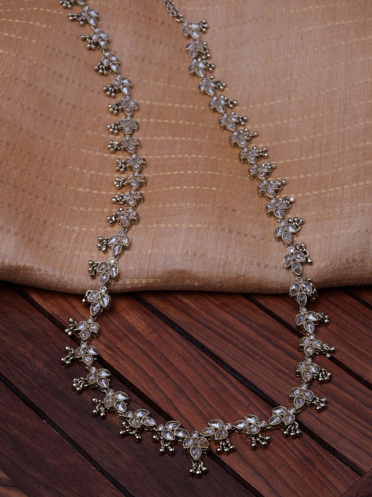 Pari Rani Haar in Pearl and Antique Gold