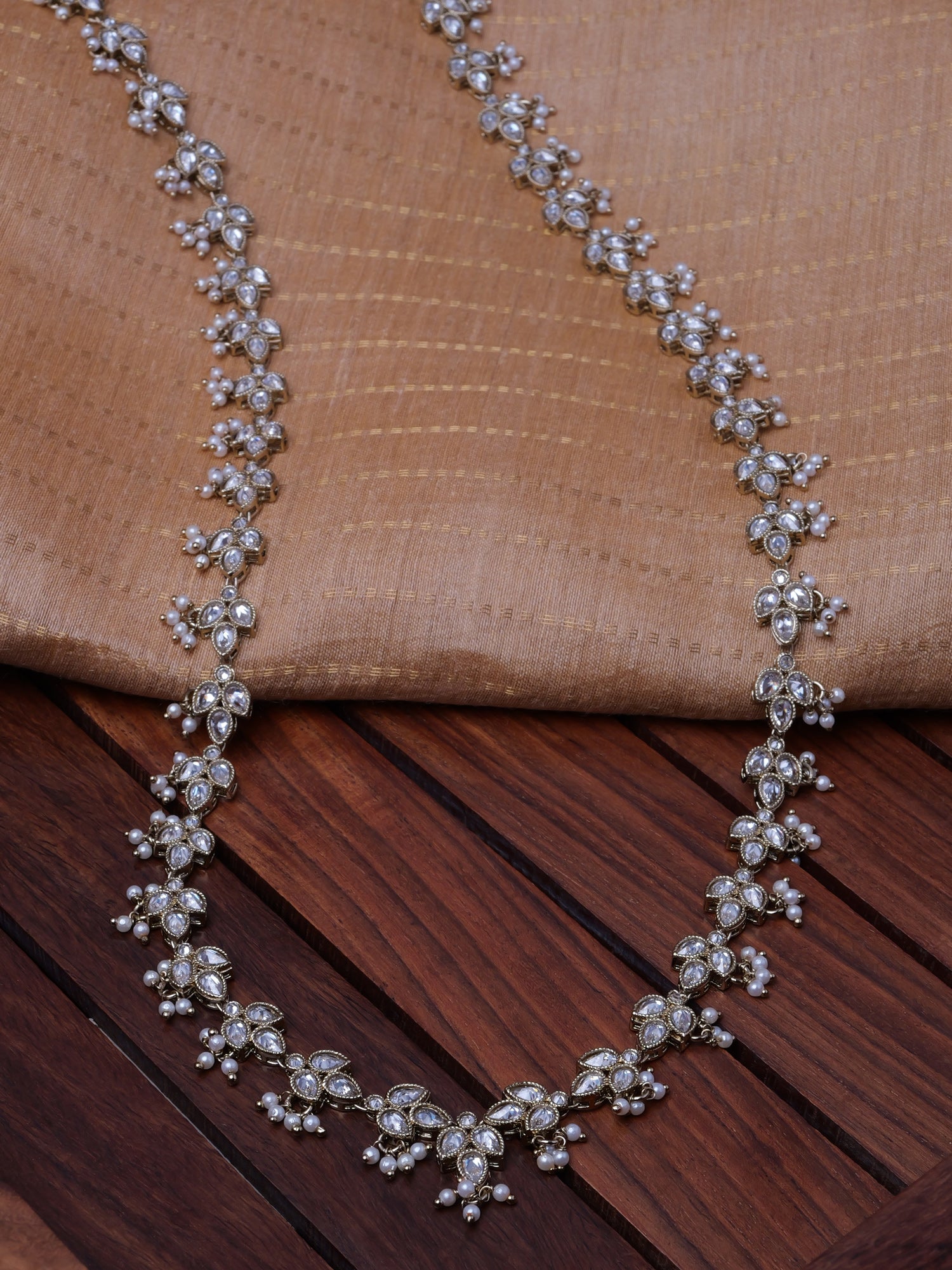 Pari Rani Haar in Pearl and White